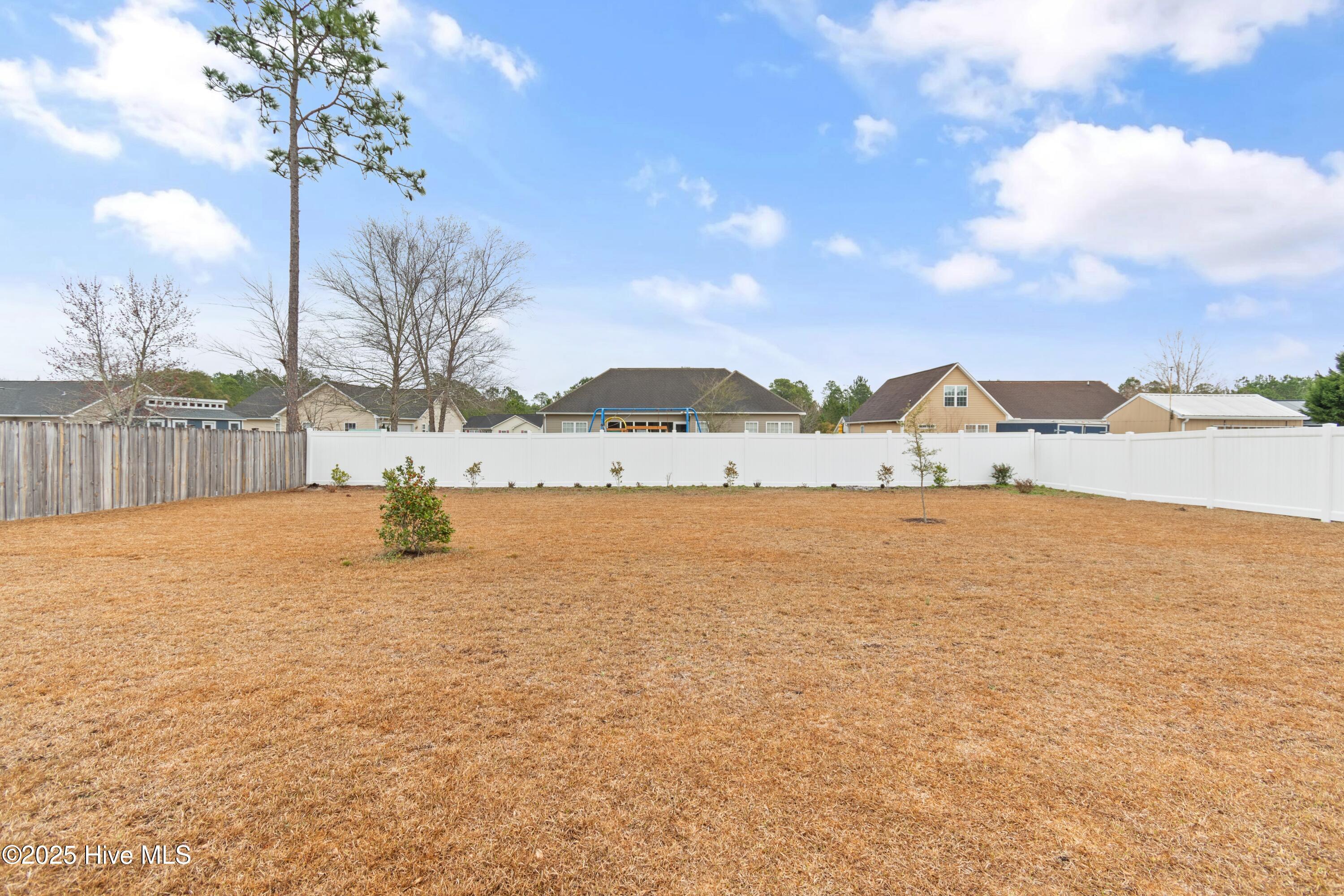 566 Pinecrest Street NW