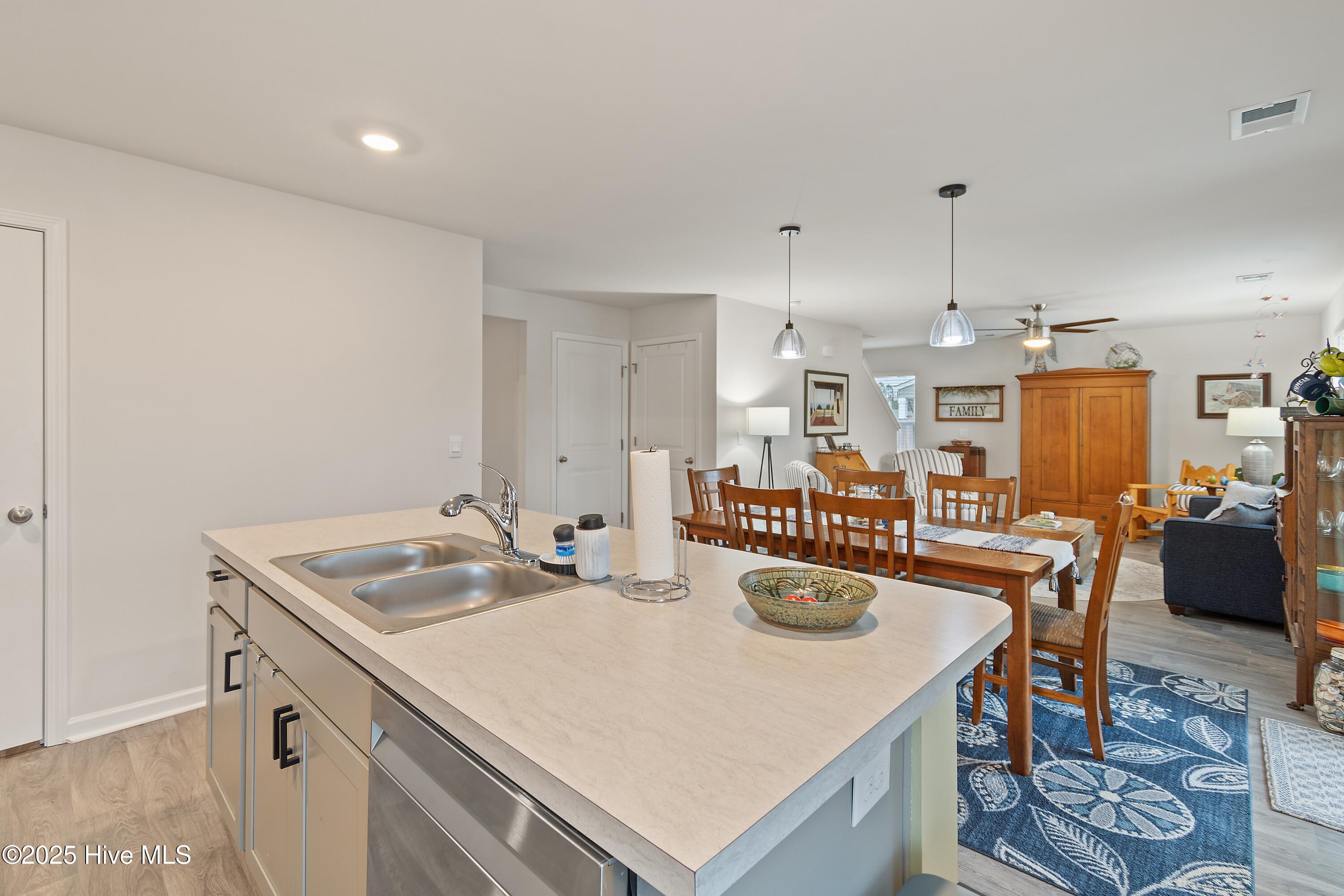 566 Pinecrest Street NW