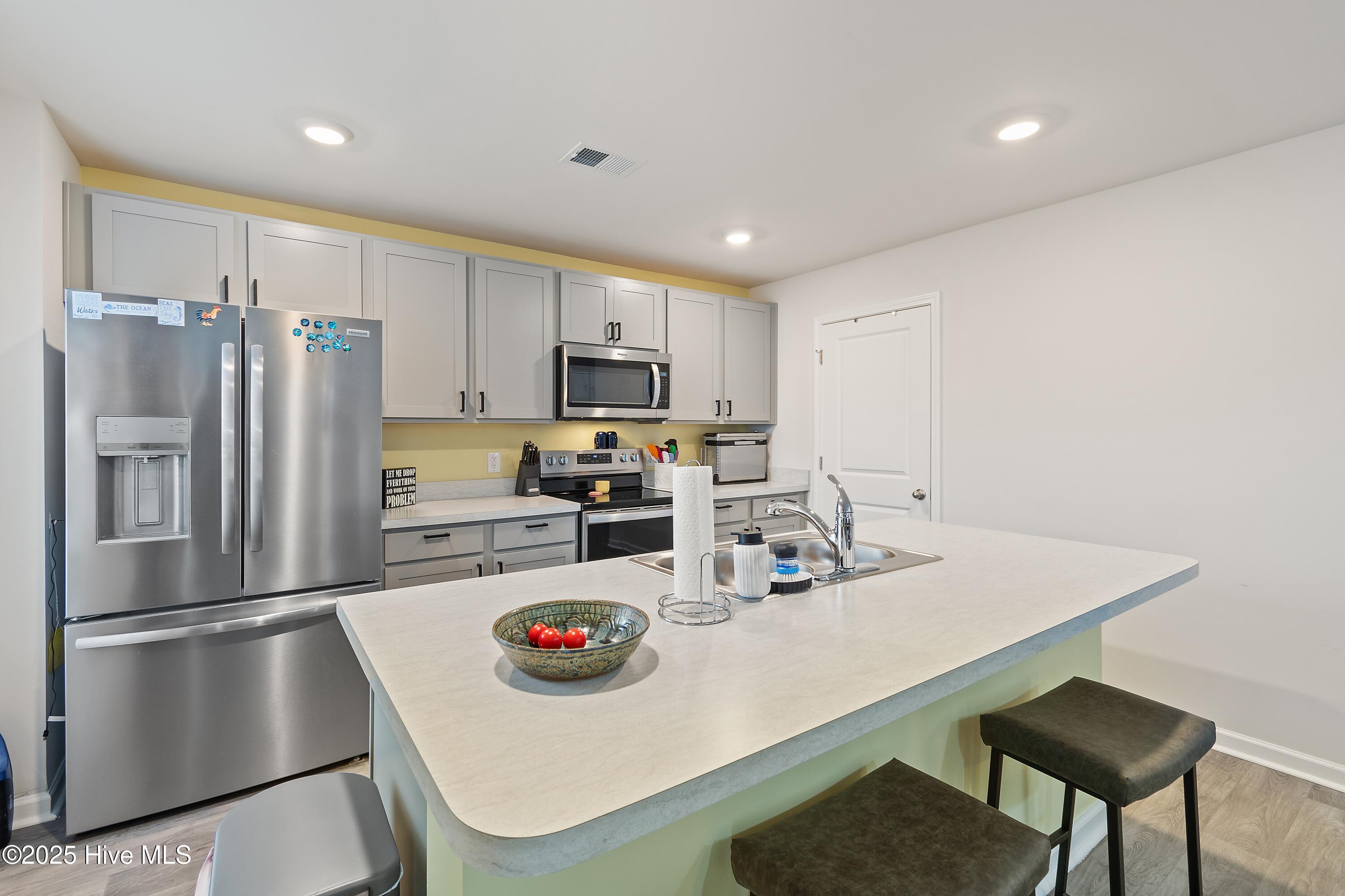 566 Pinecrest Street NW