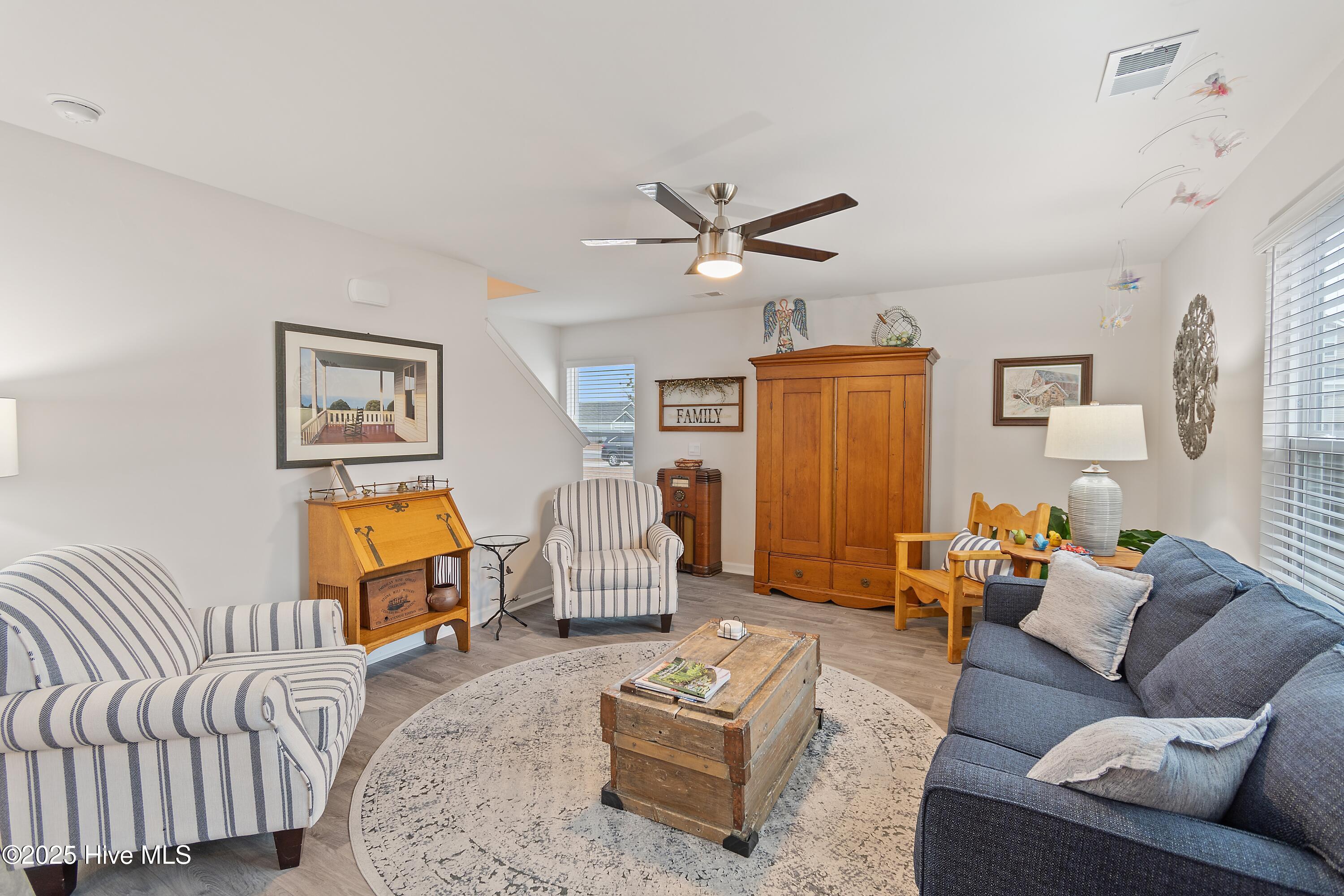 566 Pinecrest Street NW