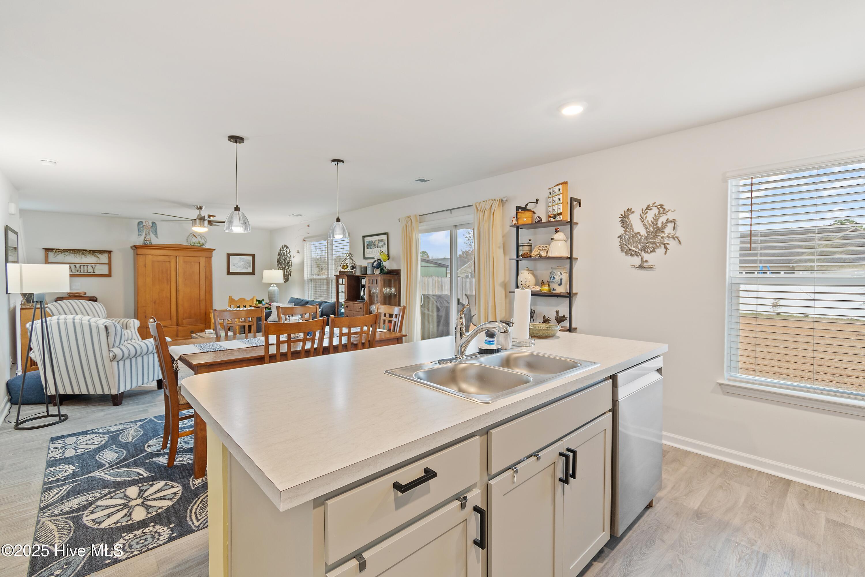 566 Pinecrest Street NW