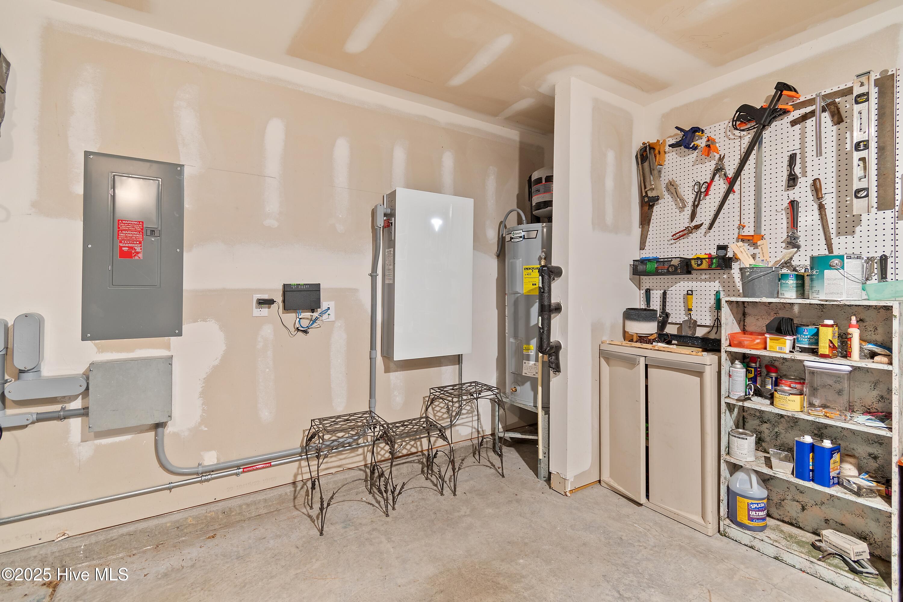 566 Pinecrest Street NW