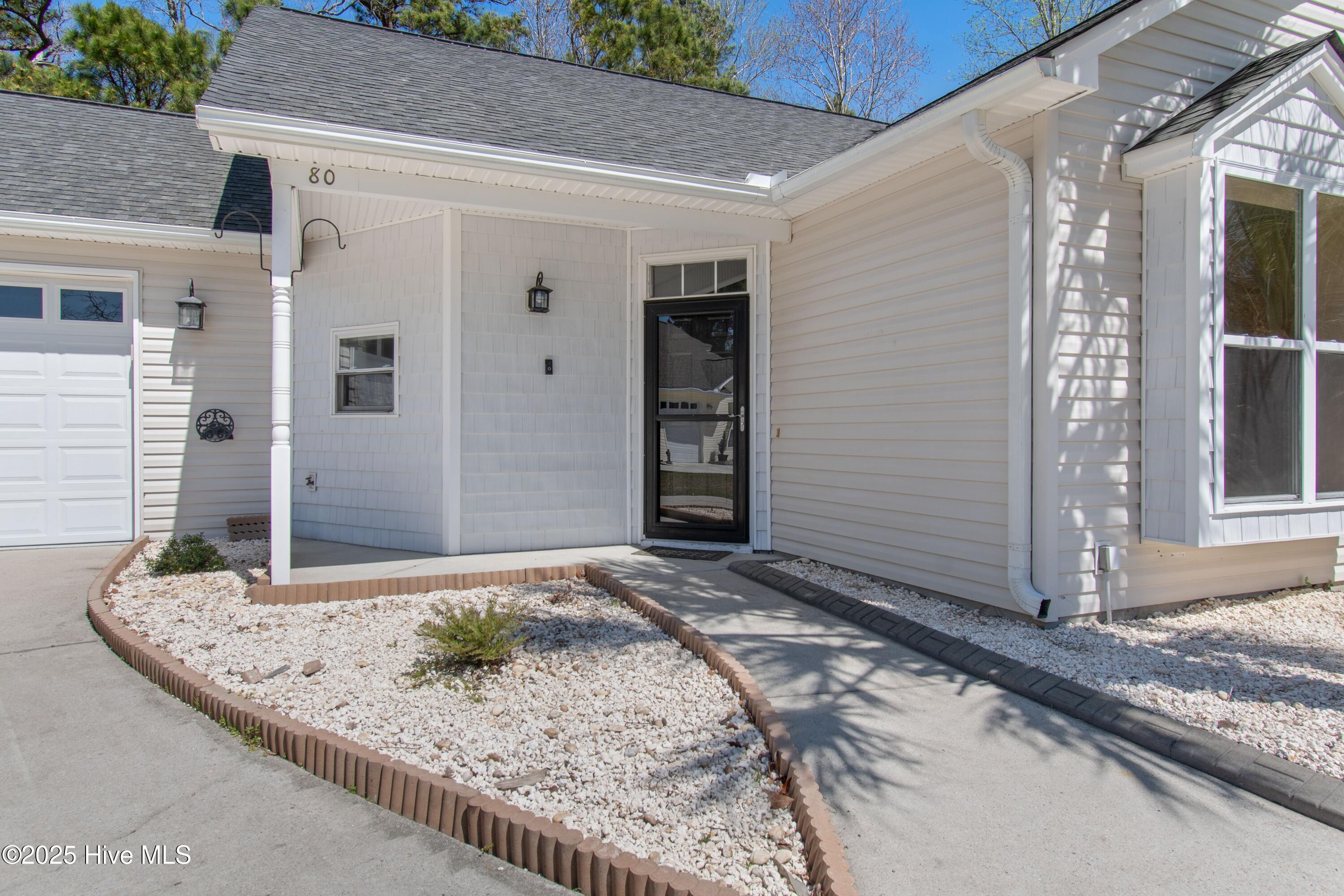 80 James Court SW