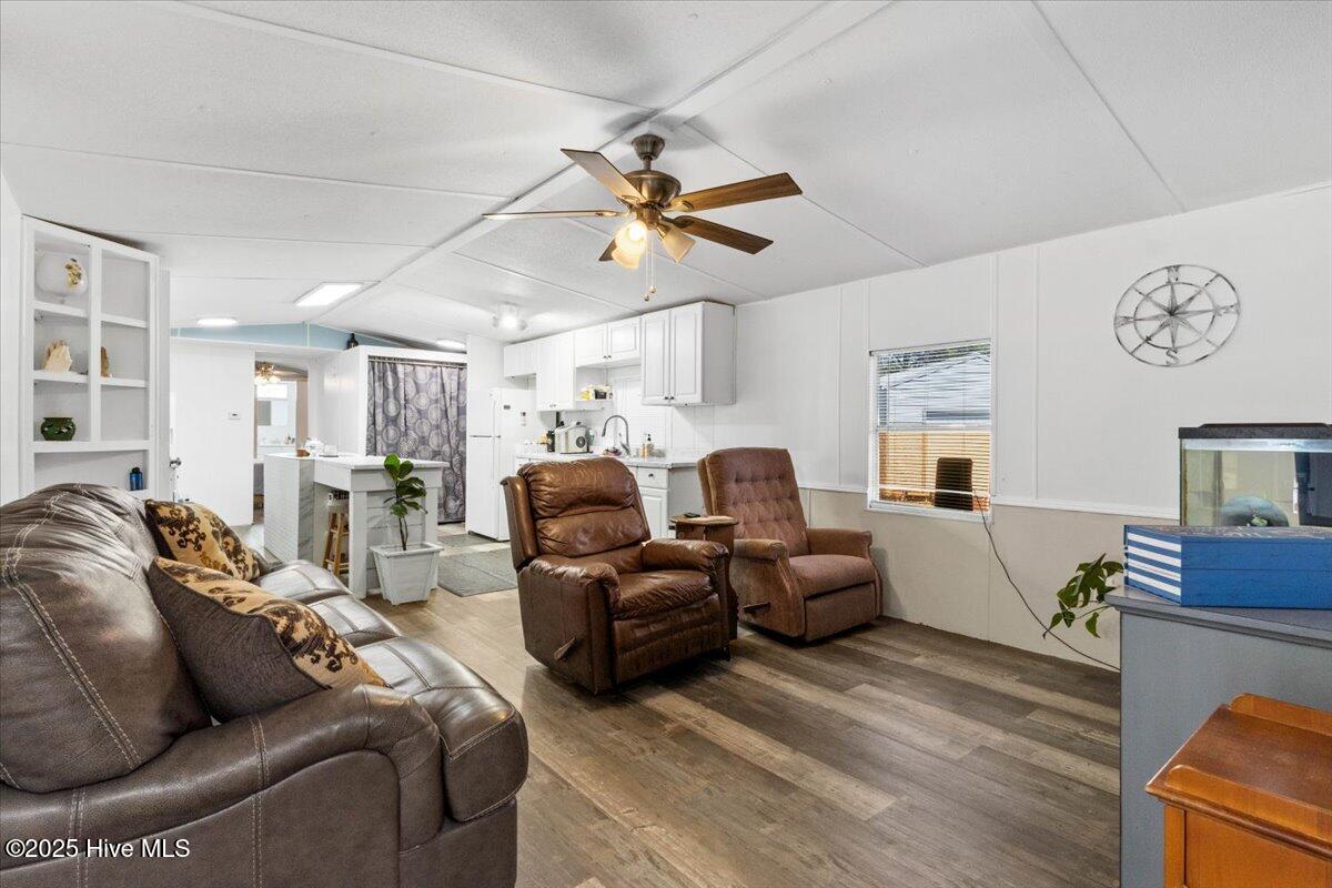 1434 Grosbeak Place SW