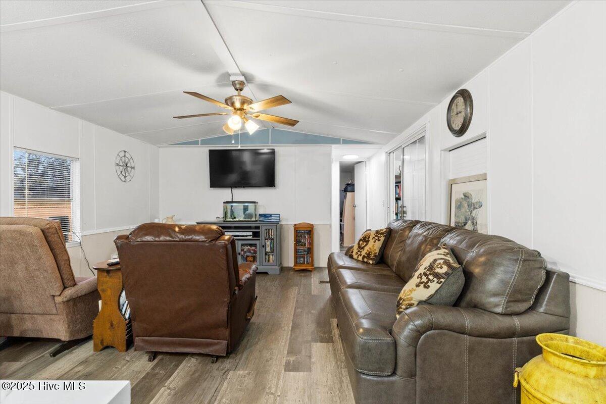 1434 Grosbeak Place SW