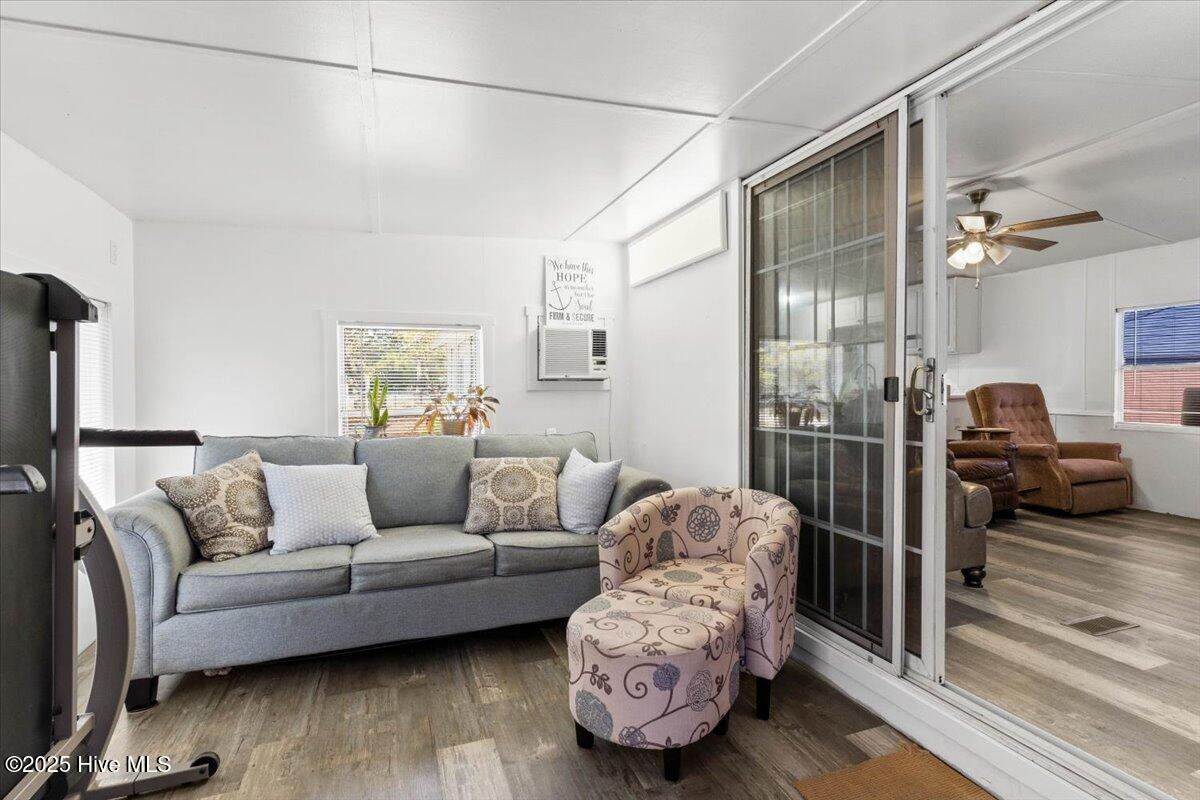 1434 Grosbeak Place SW