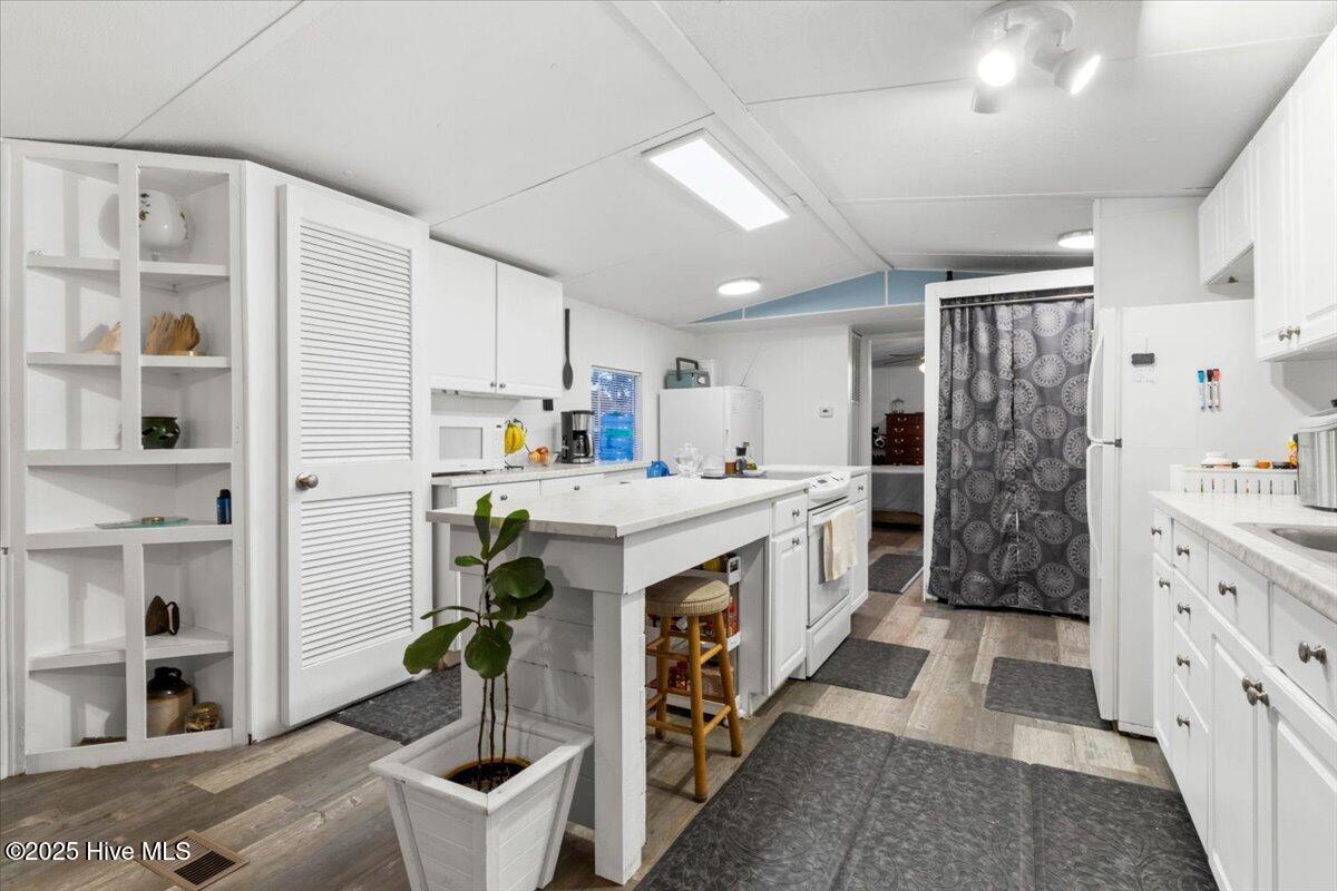 1434 Grosbeak Place SW