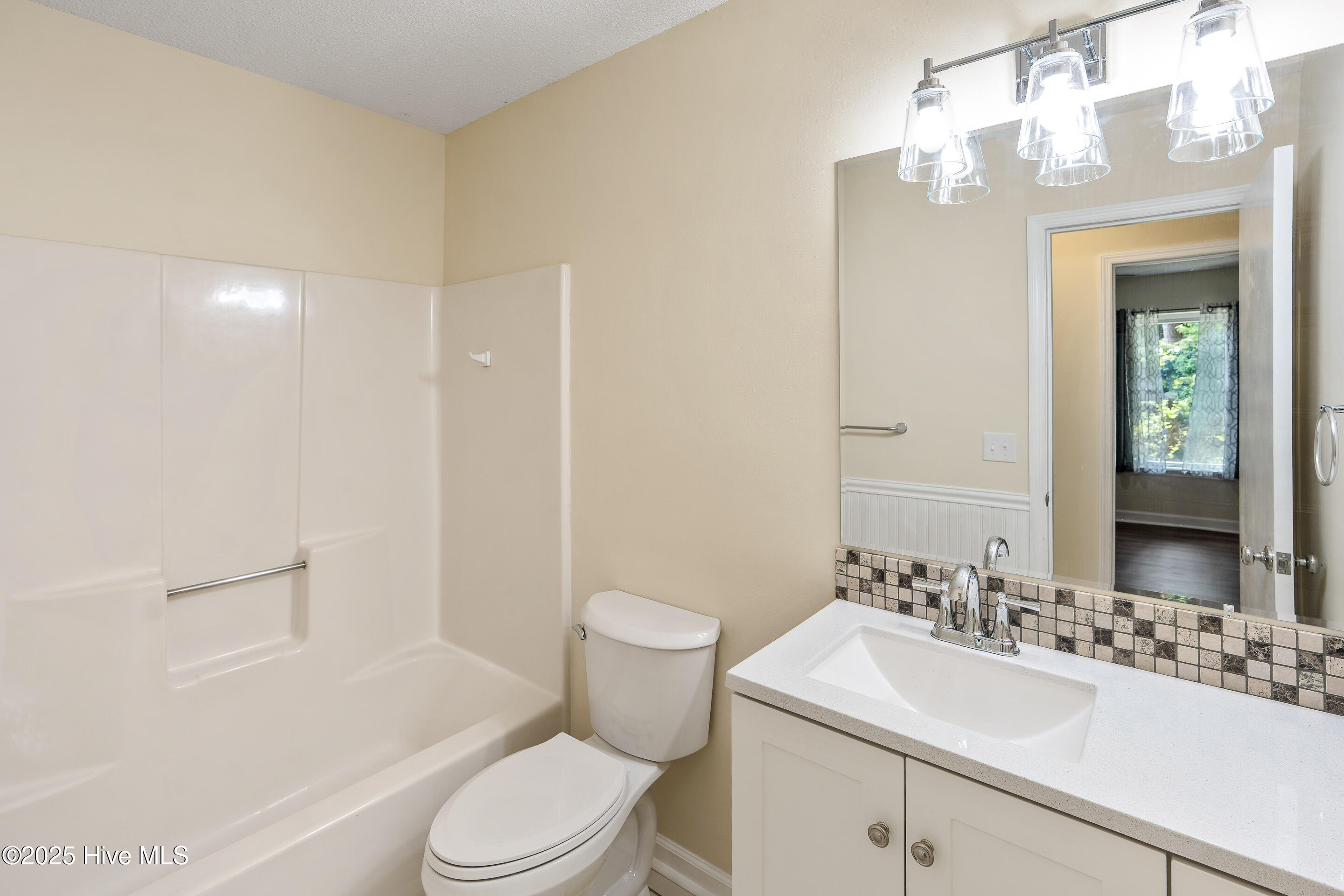 5425 Golden Eagle Court