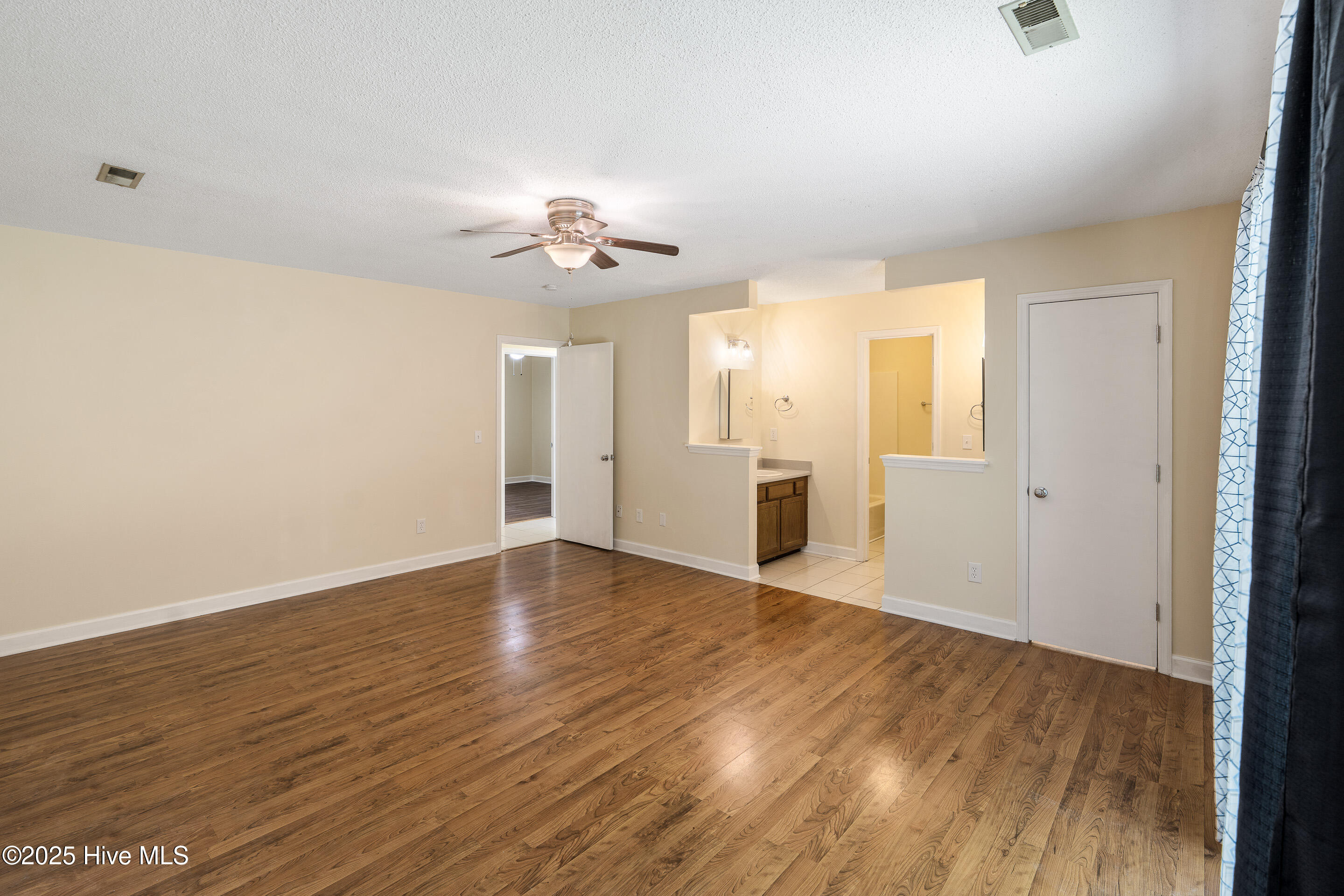 5425 Golden Eagle Court