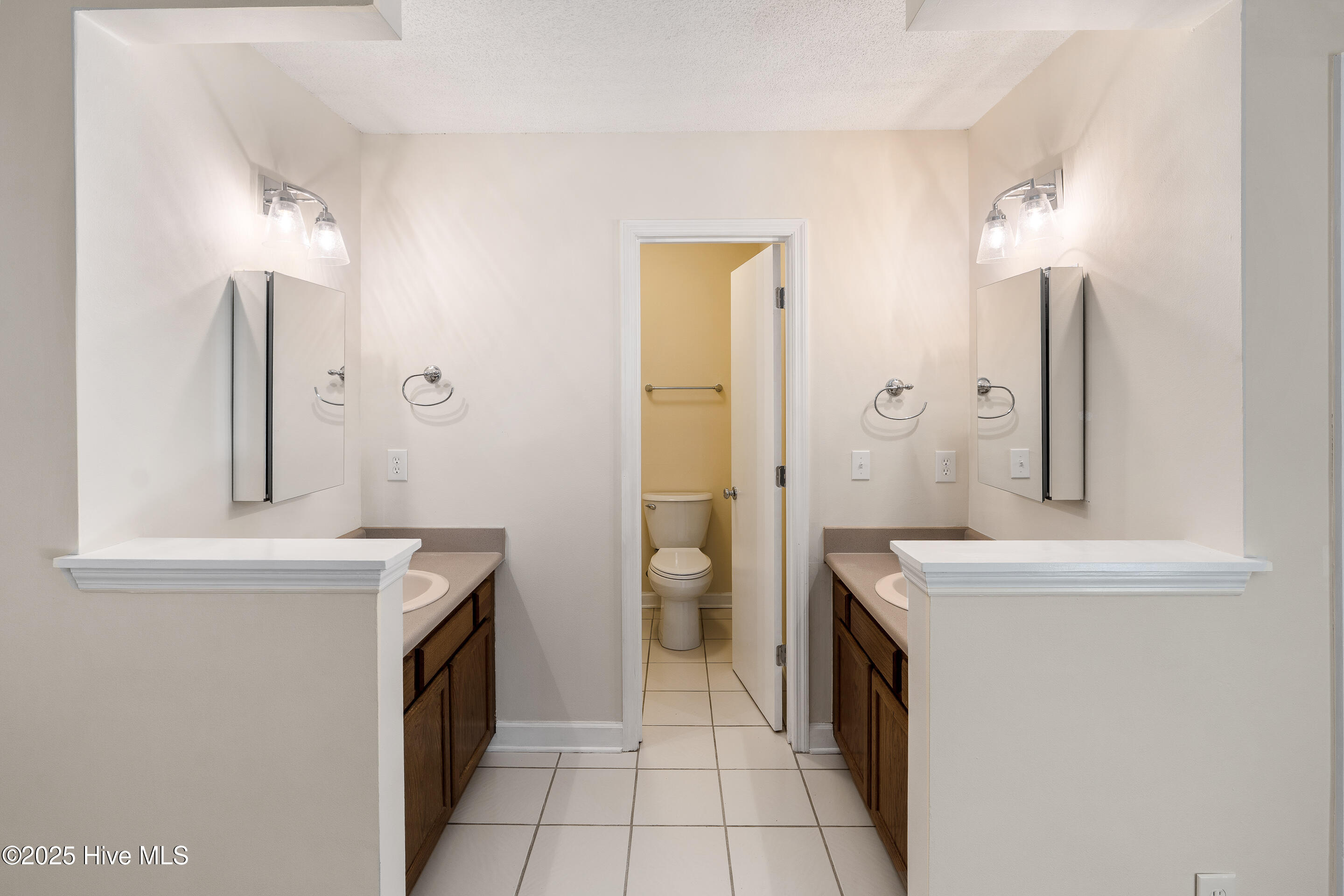 5425 Golden Eagle Court