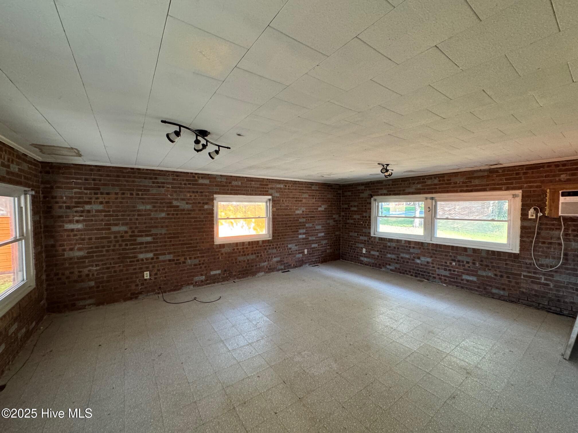 4309 Ocean Breeze Avenue SW