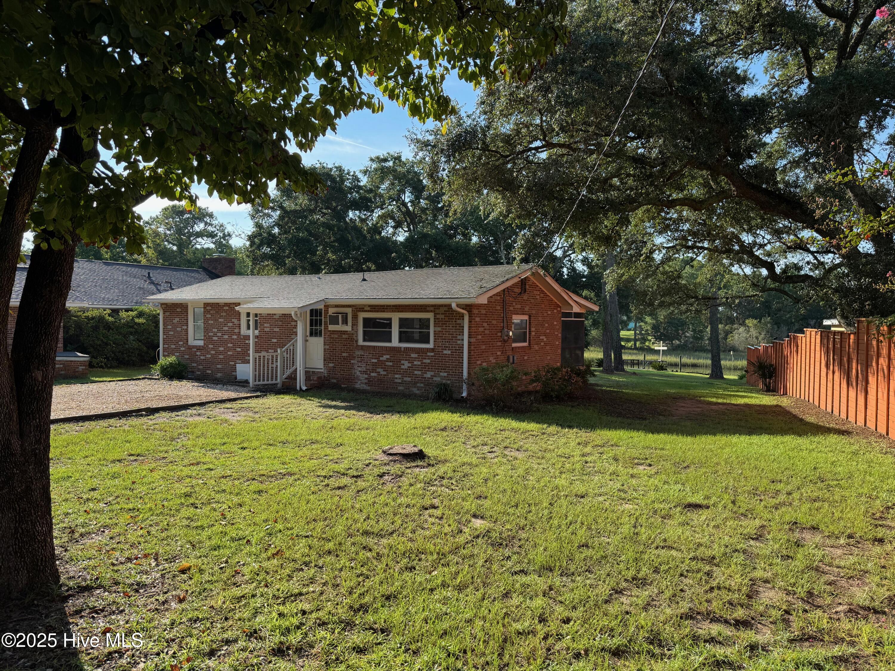 4309 Ocean Breeze Avenue SW