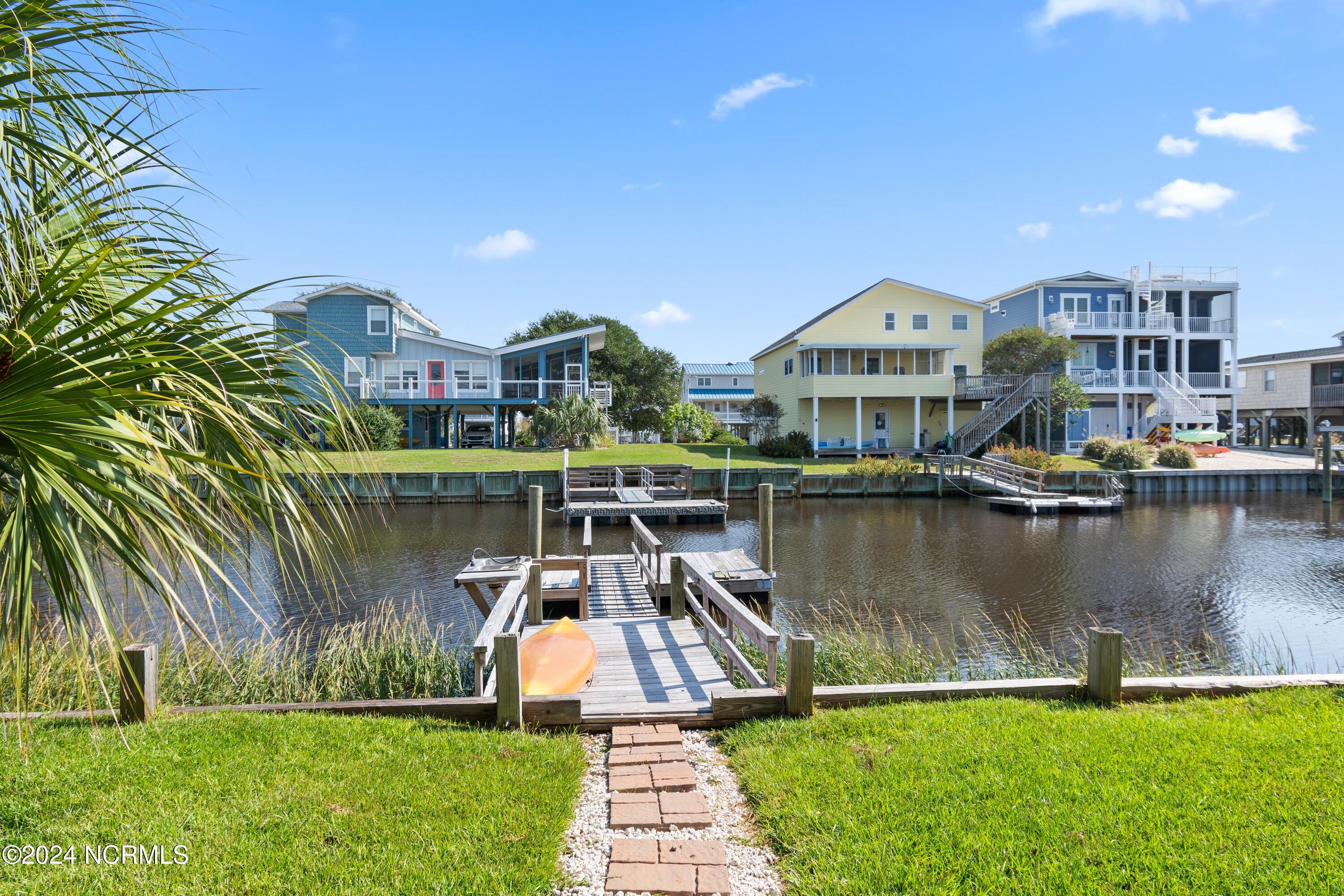 415 Sailfish Street