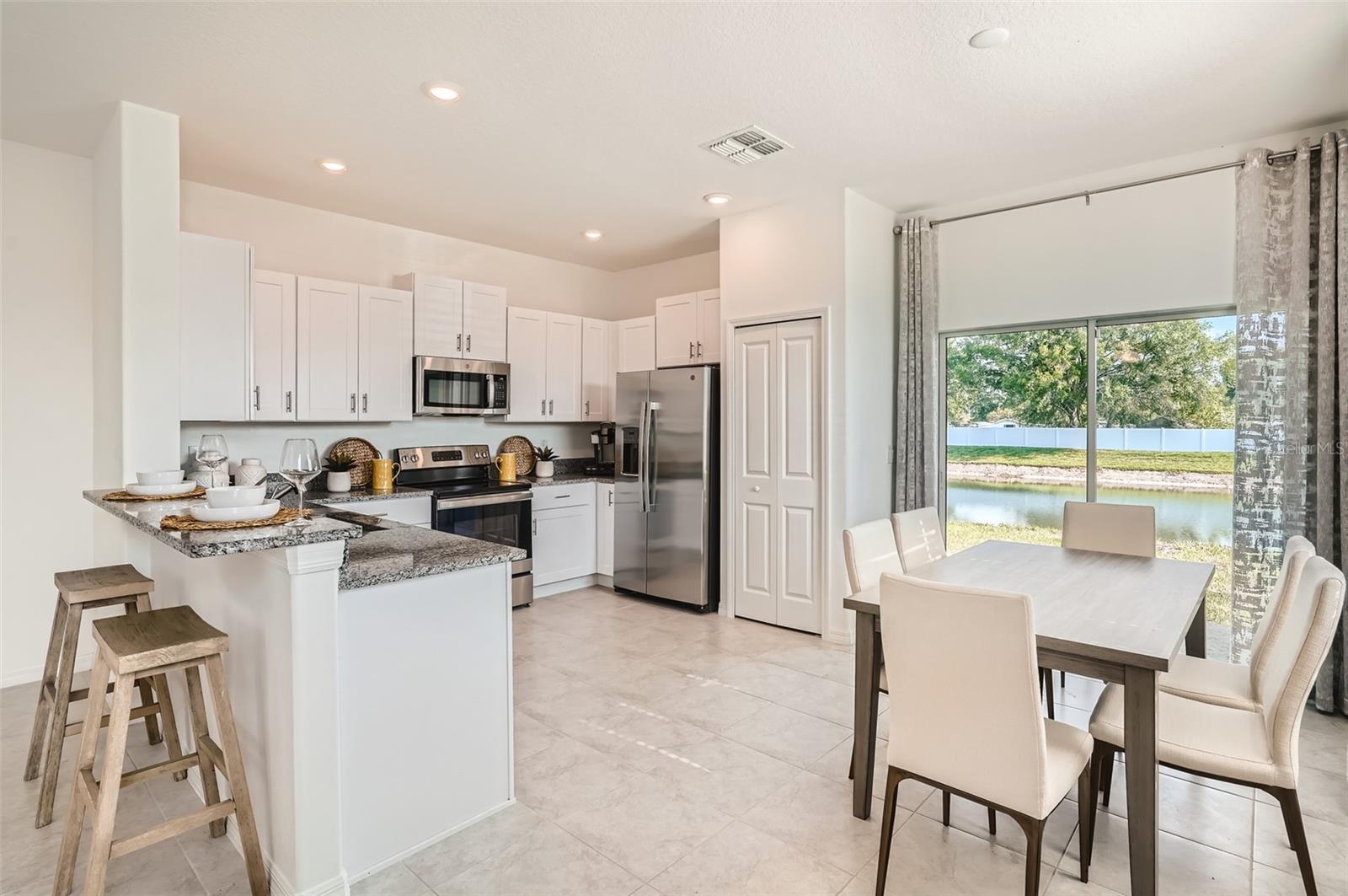 8323 CRESCENT OAKS DR