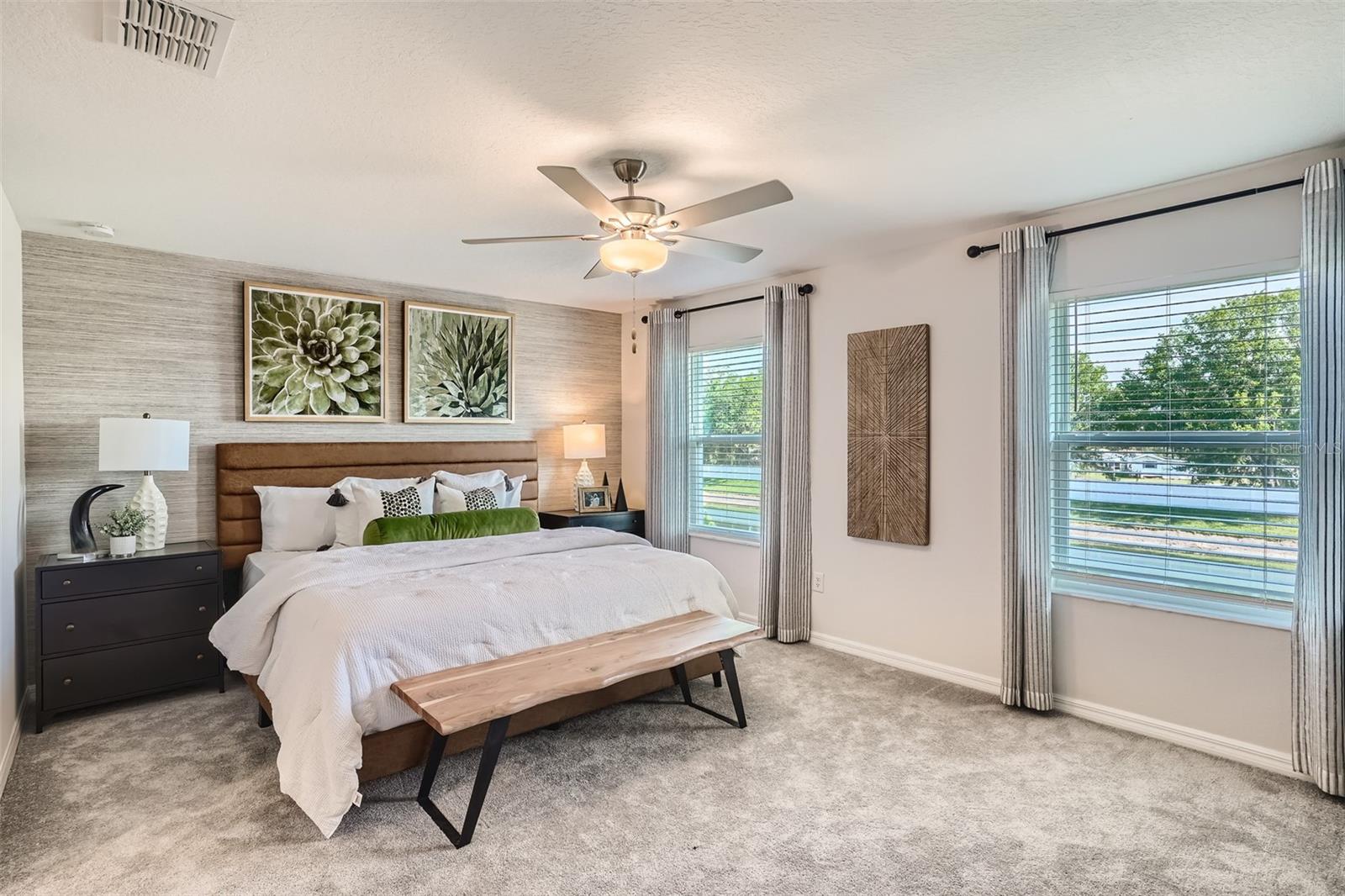 8228 CRESCENT OAKS DR