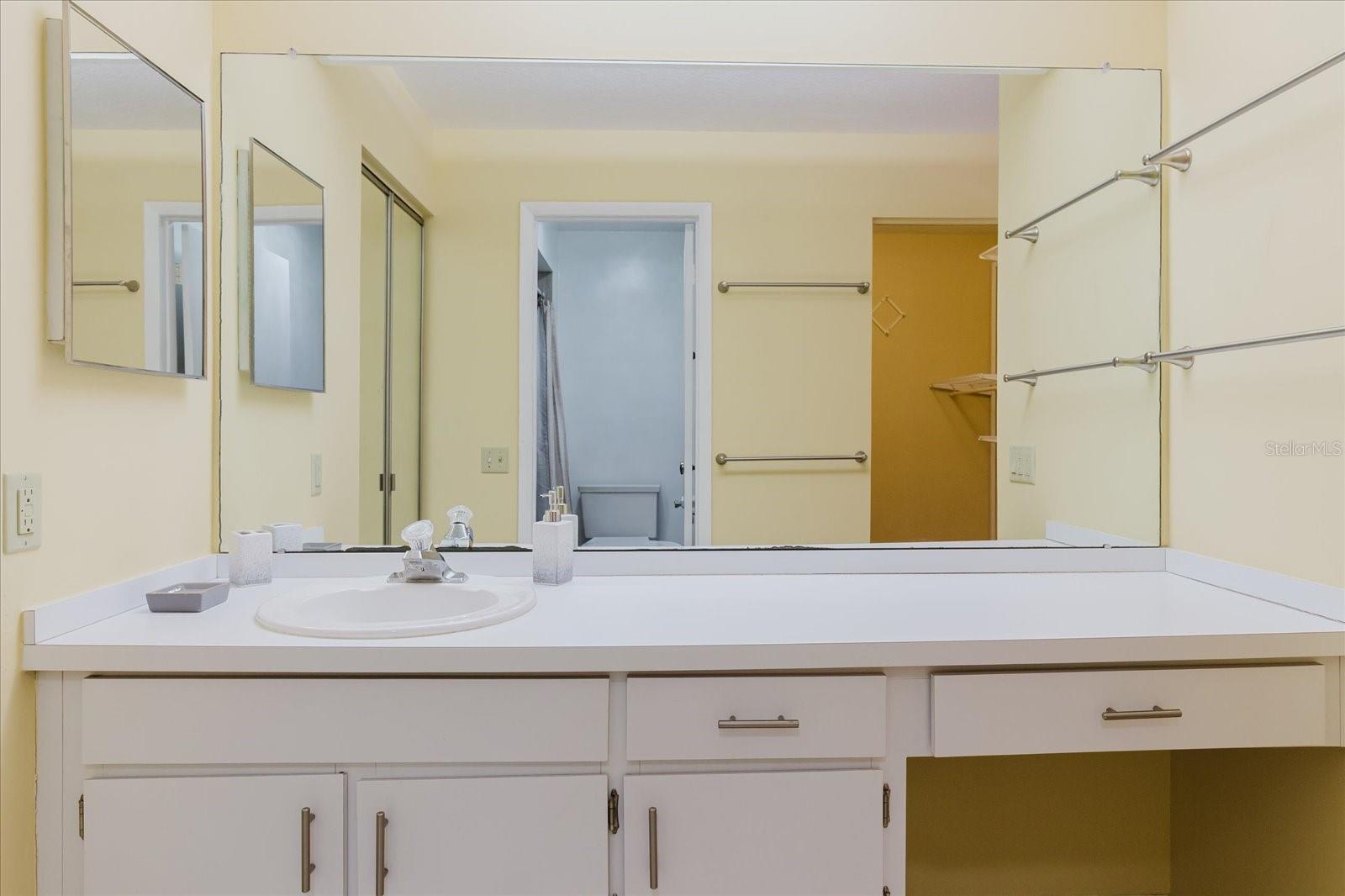 1808 CYPRESS TRACE DR #1808