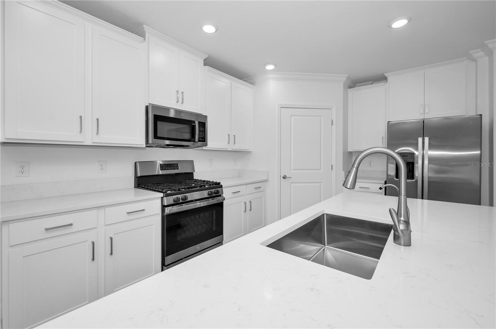 17338 HOLLY WELL AVE