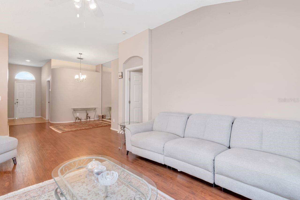 314 FOUNTAINVIEW CIR