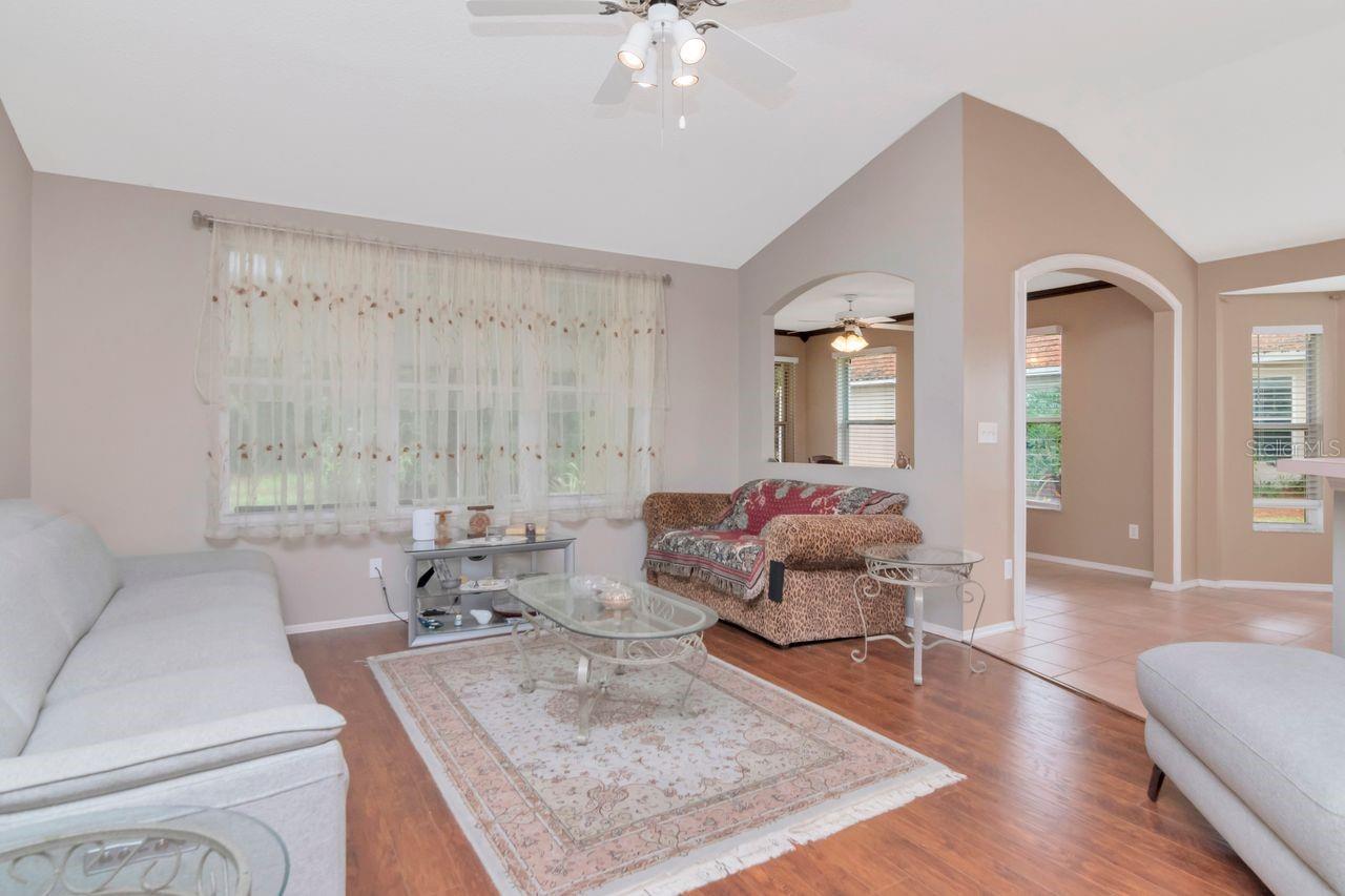 314 FOUNTAINVIEW CIR