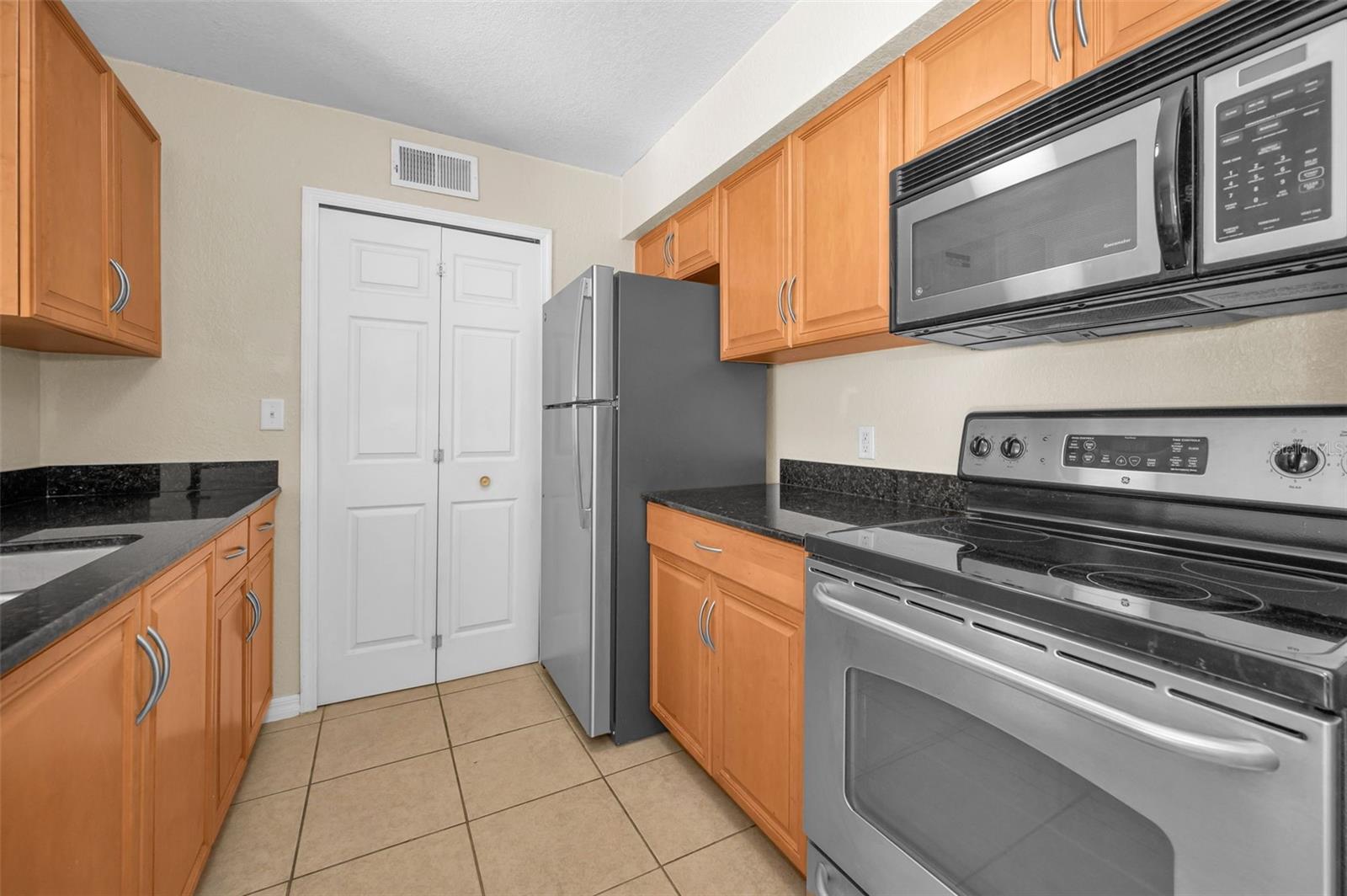 3304 HAVILAND CT #103