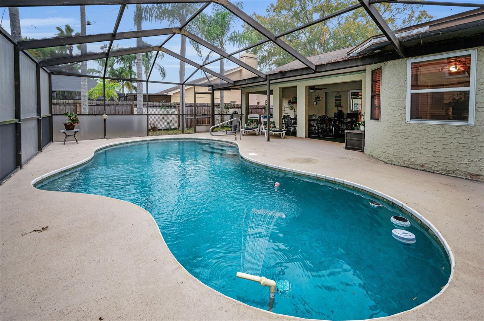 2280 COLONIAL BLVD W