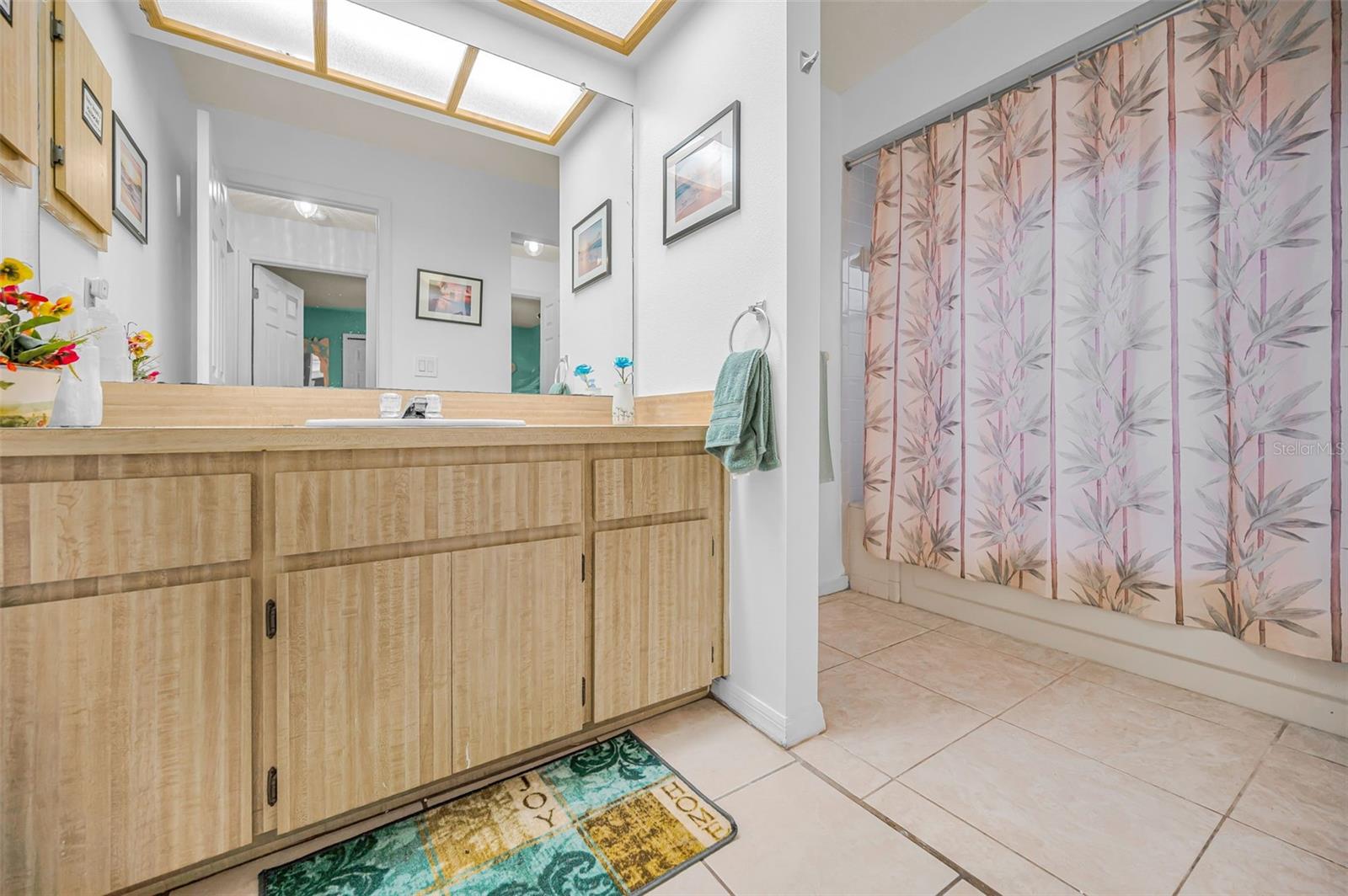 2280 COLONIAL BLVD W