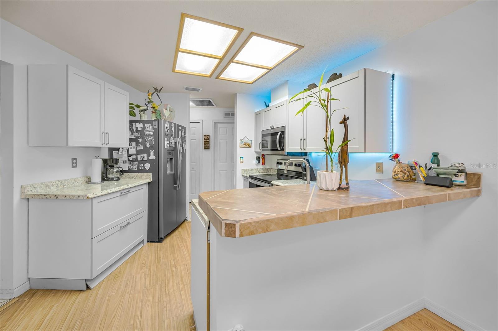 2280 COLONIAL BLVD W