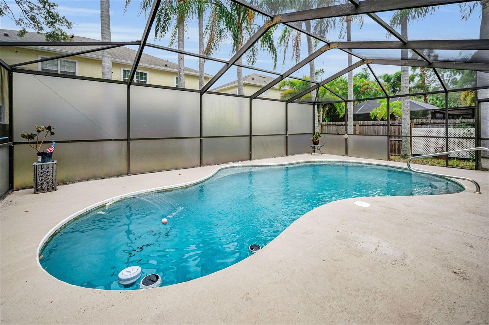 2280 COLONIAL BLVD W