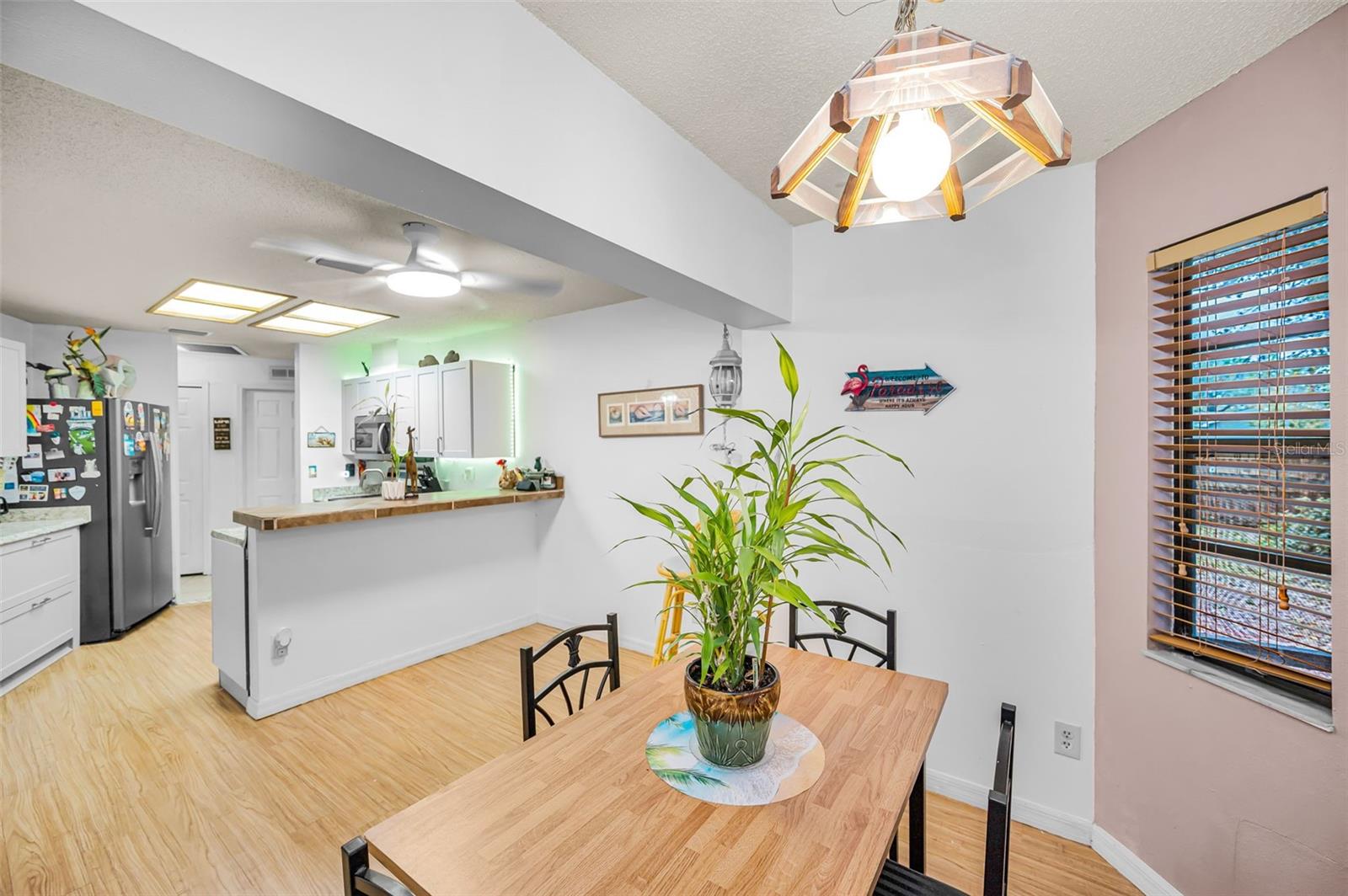 2280 COLONIAL BLVD W