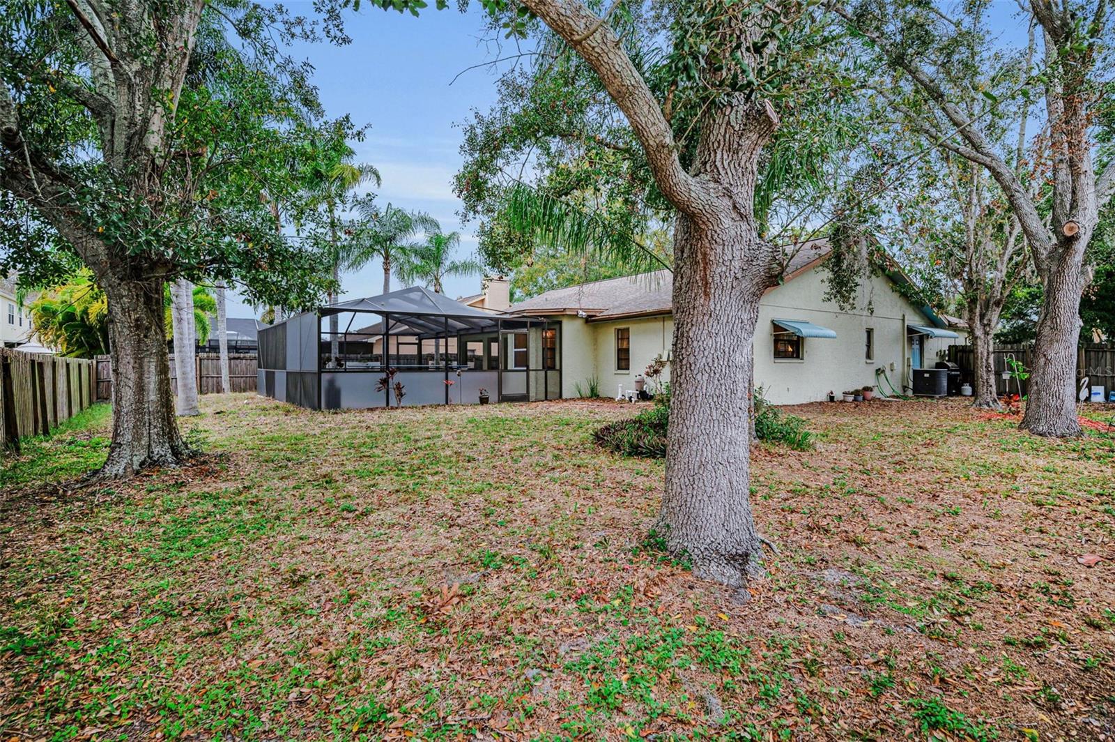 2280 COLONIAL BLVD W