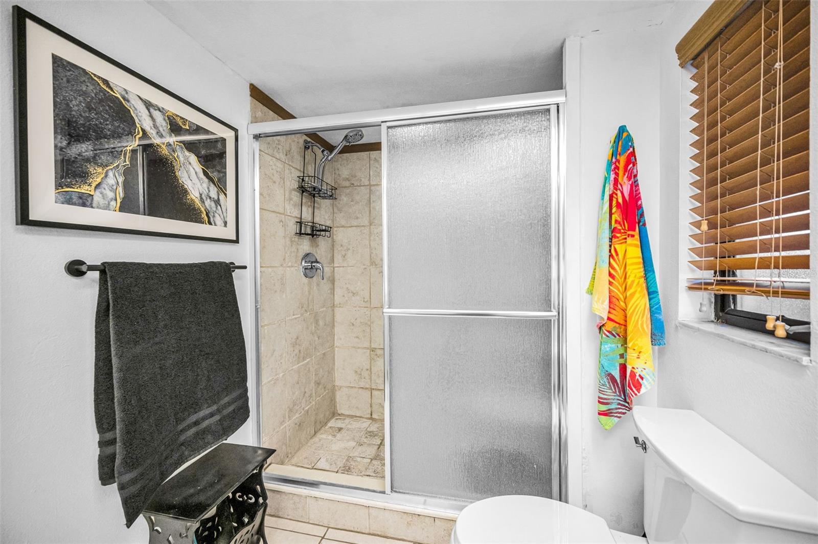 2280 COLONIAL BLVD W