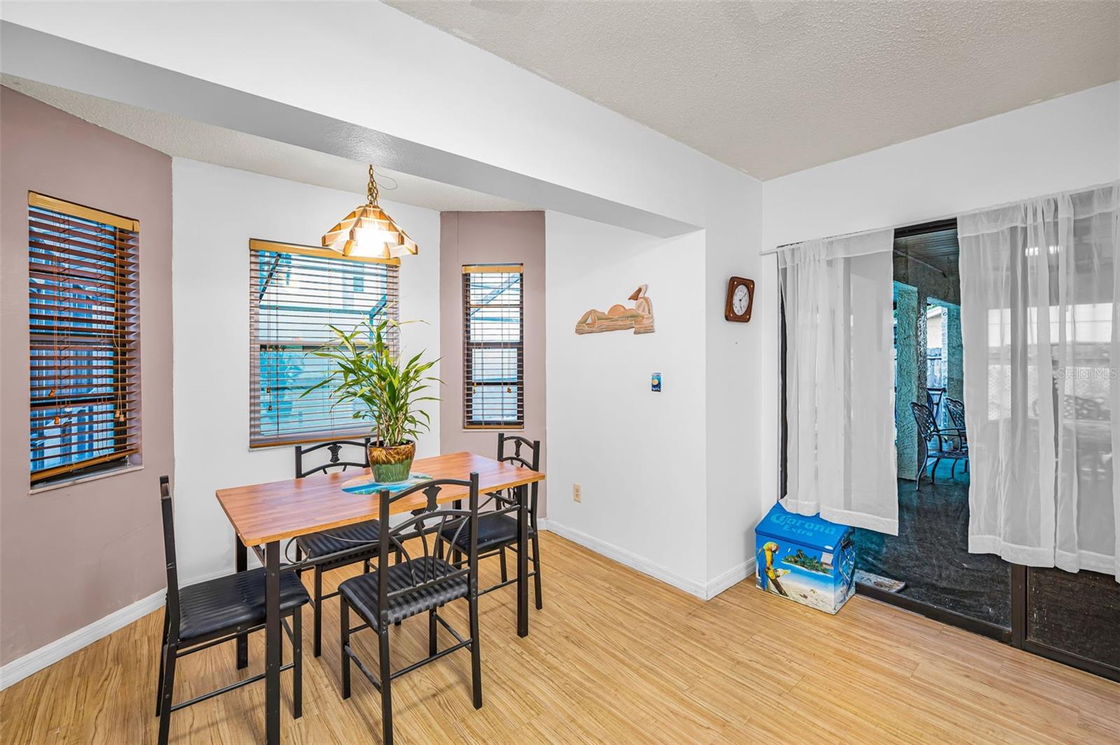 2280 COLONIAL BLVD W