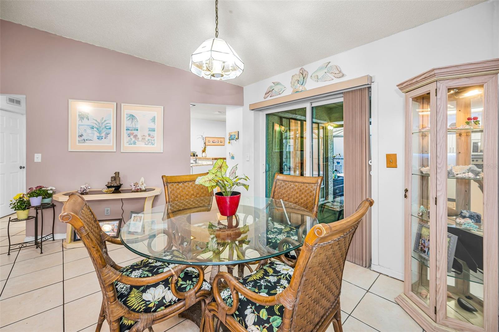 2280 COLONIAL BLVD W