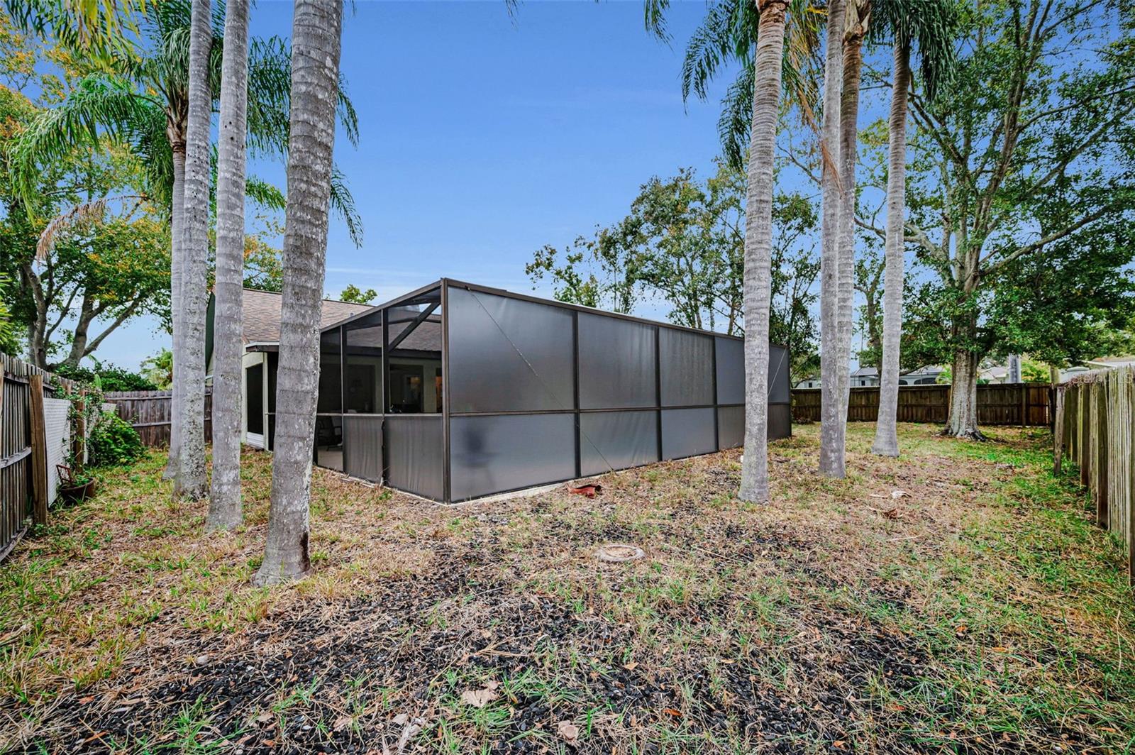 2280 COLONIAL BLVD W