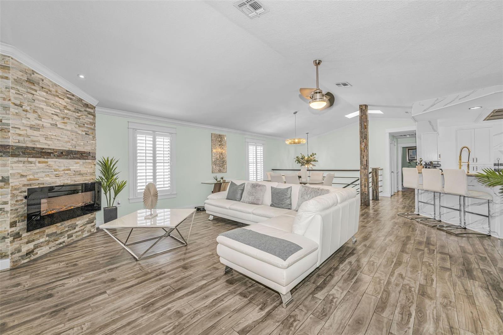6009 BAYWAY CT