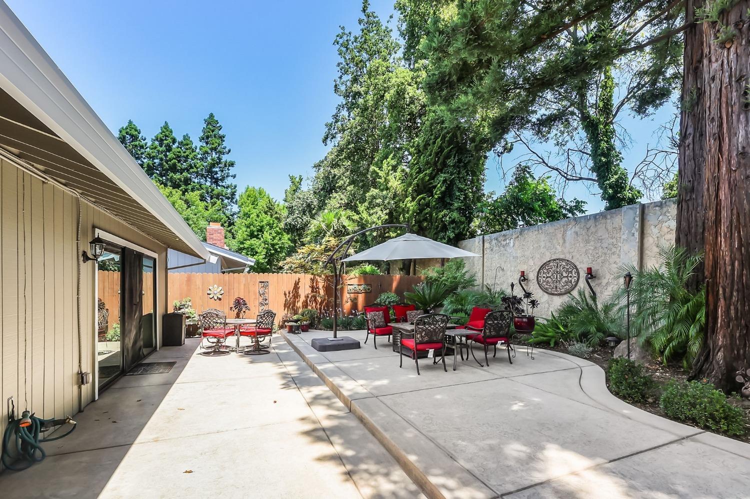 1235 Spruce Tree Circle