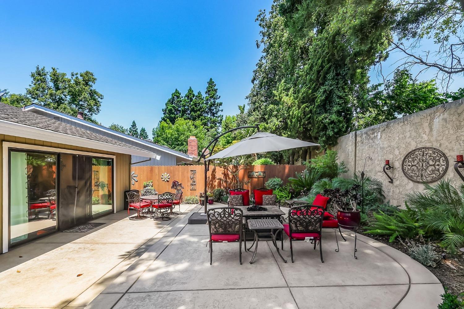 1235 Spruce Tree Circle