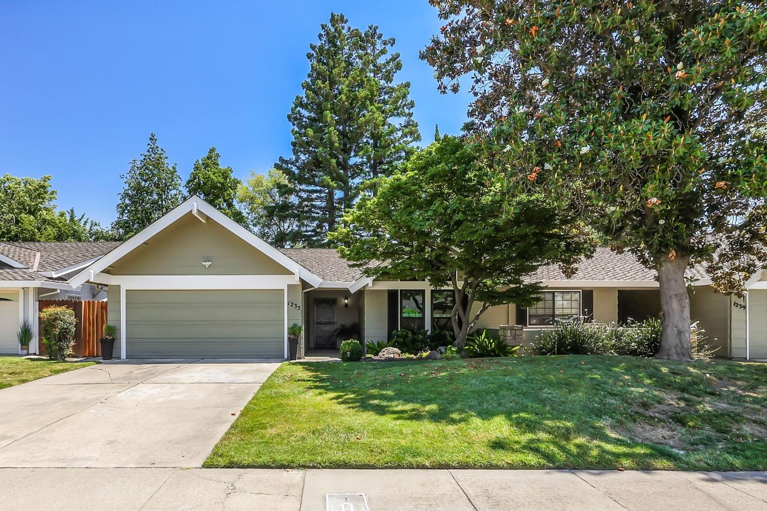 1235 Spruce Tree Circle