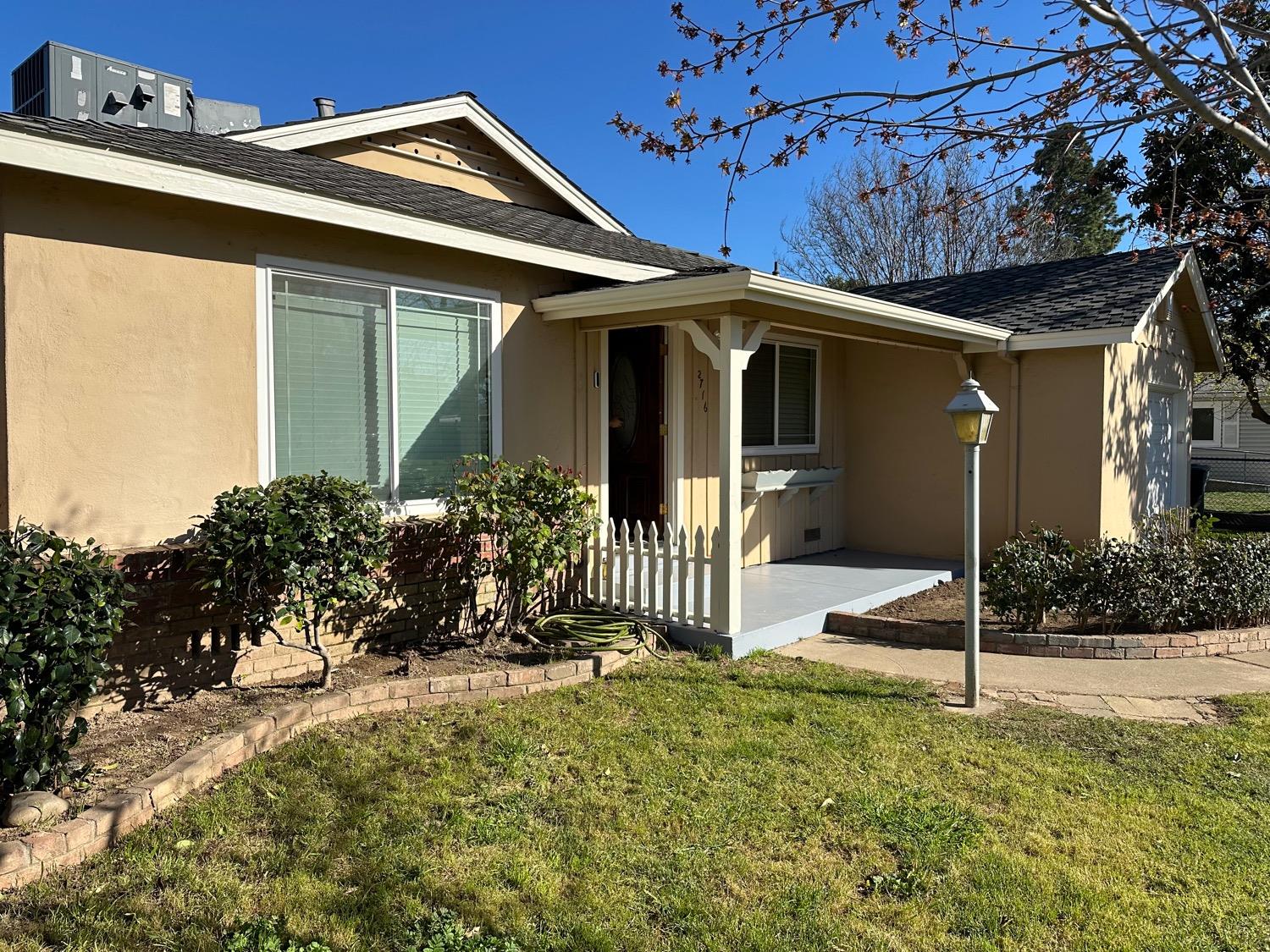 2716 Northview Drive