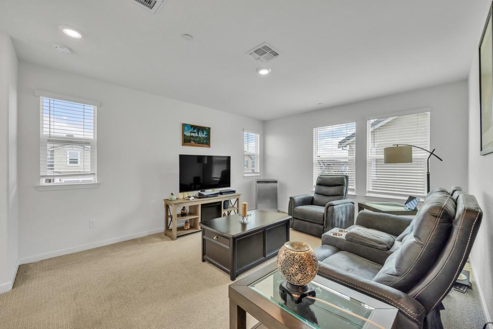 3241 Auburn Leaf Loop