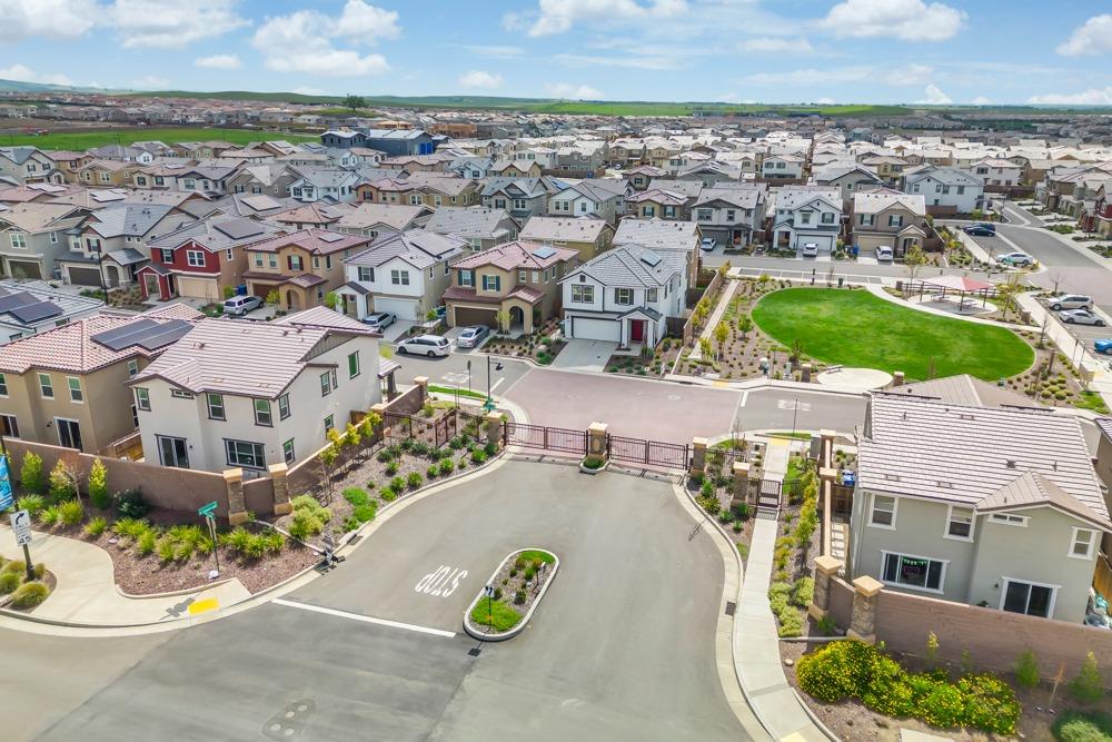 3241 Auburn Leaf Loop