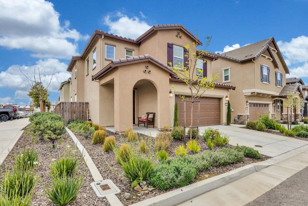 3241 Auburn Leaf Loop