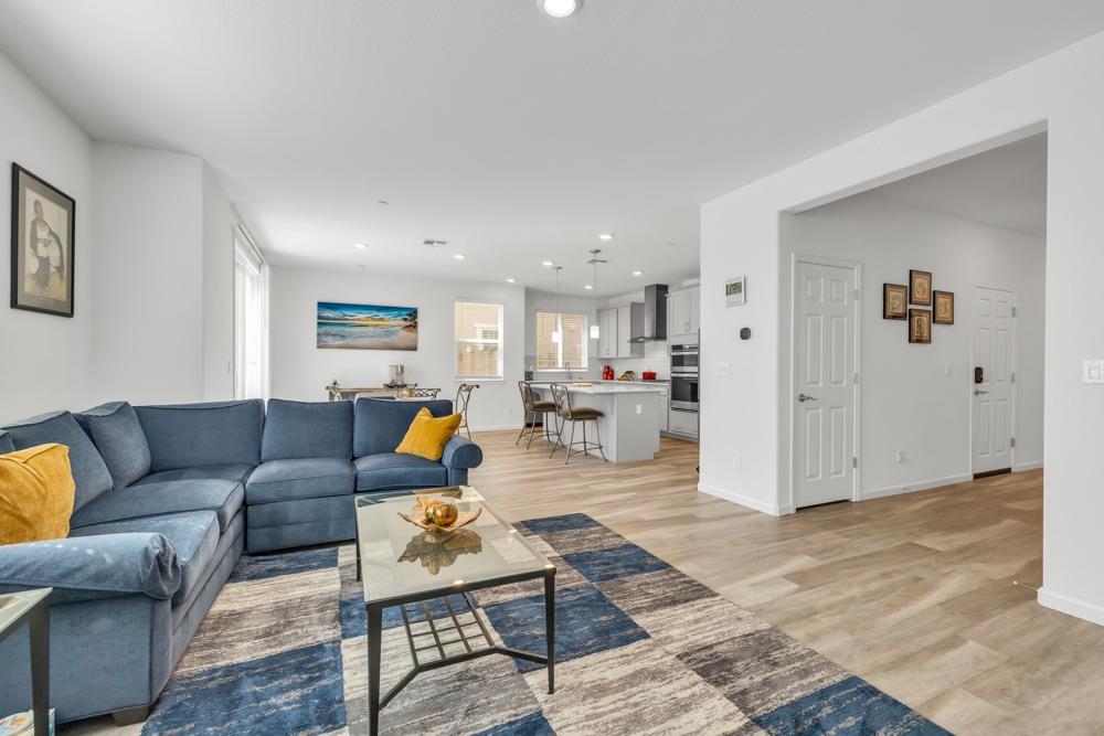 3241 Auburn Leaf Loop