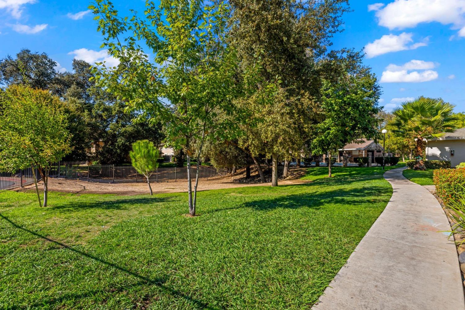 5736 Shadow Creek Drive 1