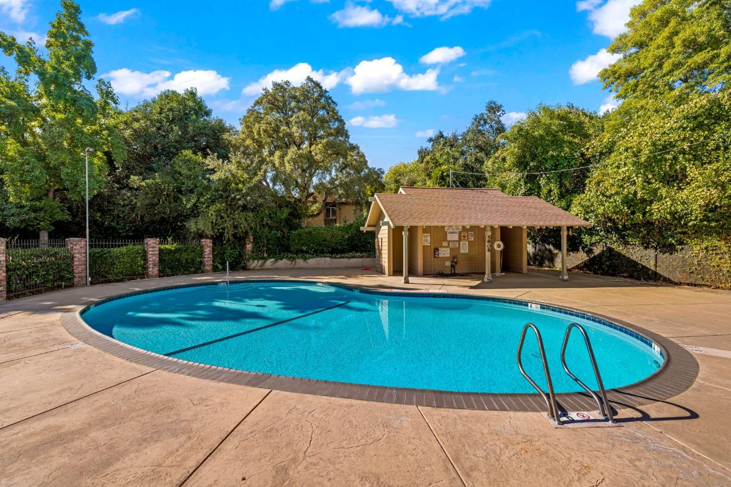 5736 Shadow Creek Drive 1