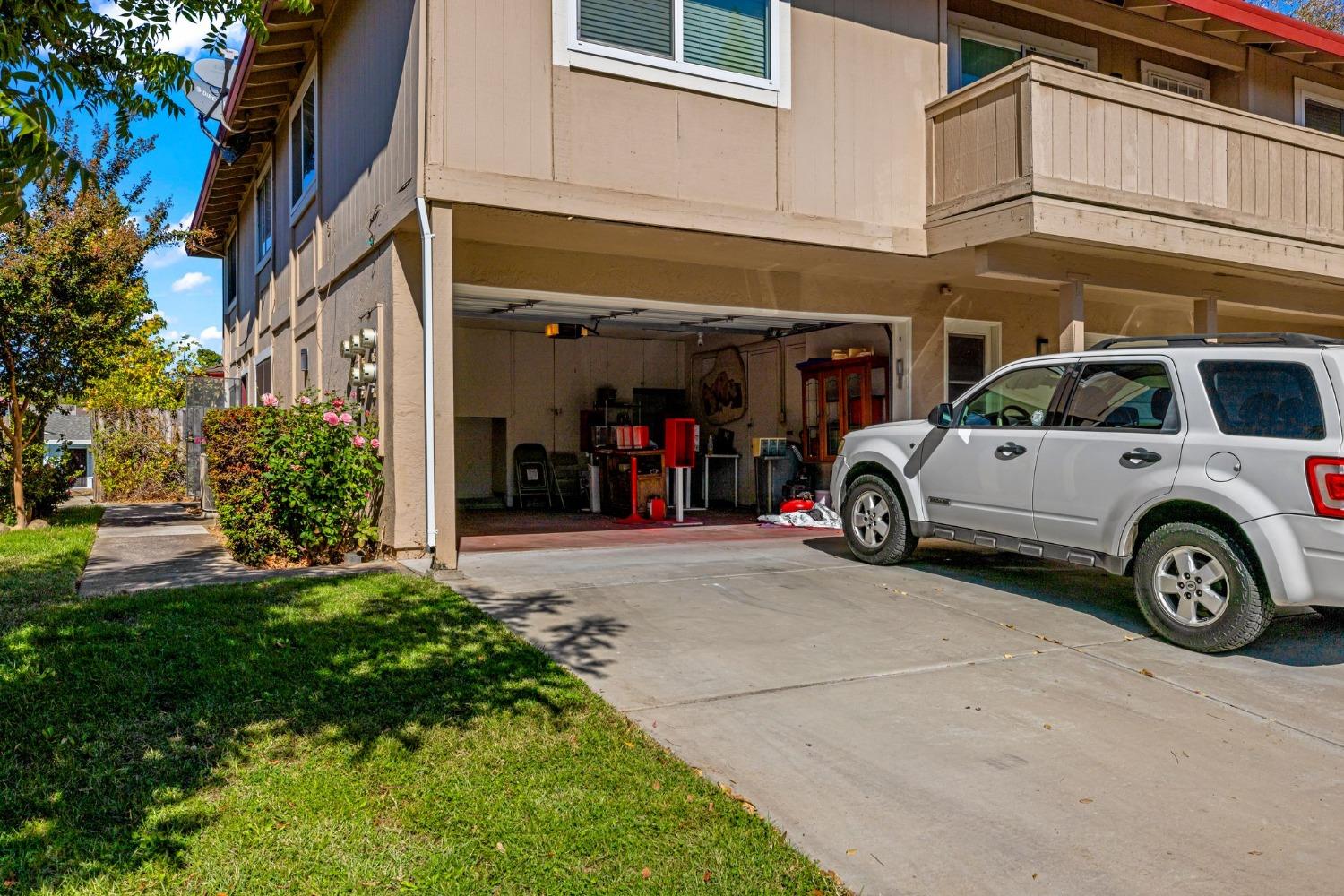 5736 Shadow Creek Drive 1