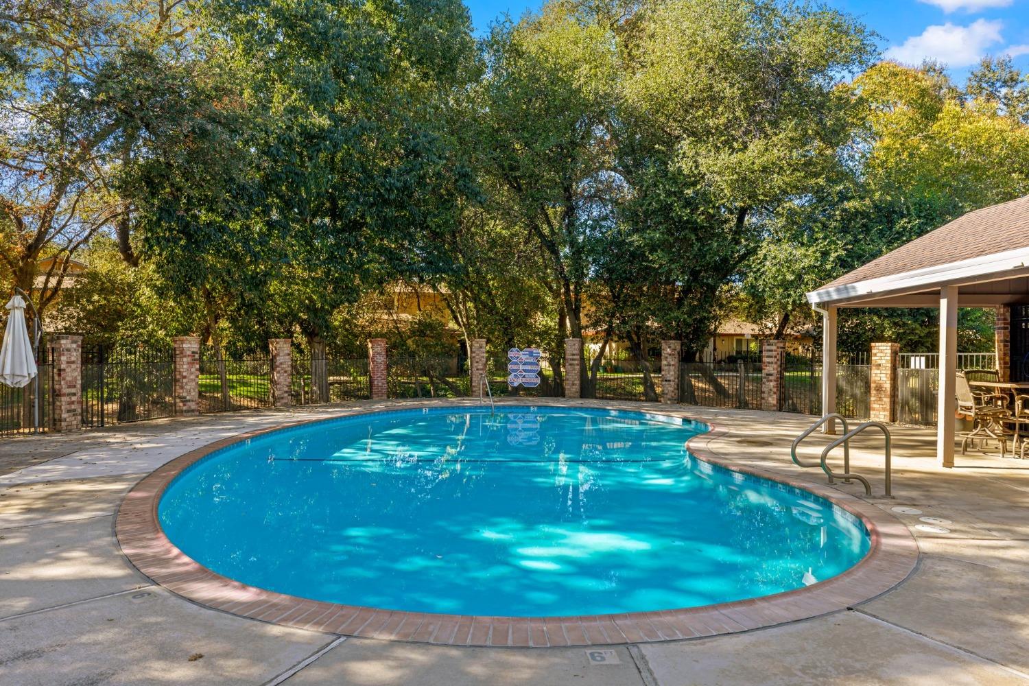 5736 Shadow Creek Drive 1