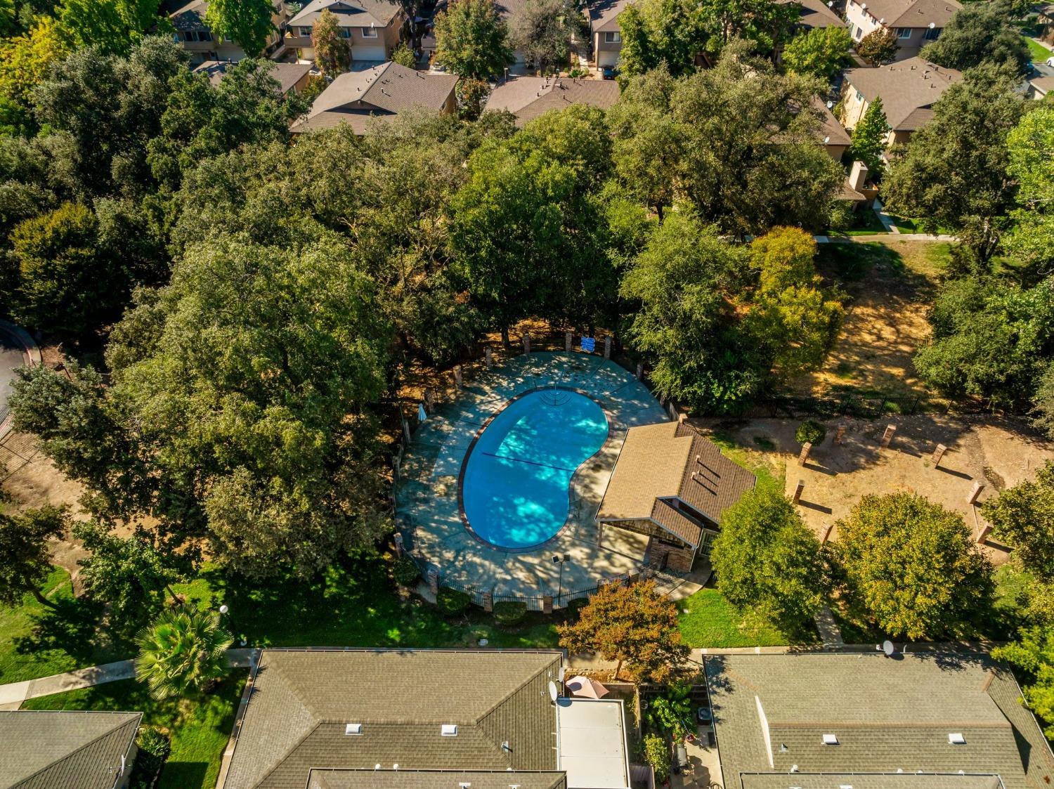 5736 Shadow Creek Drive 1