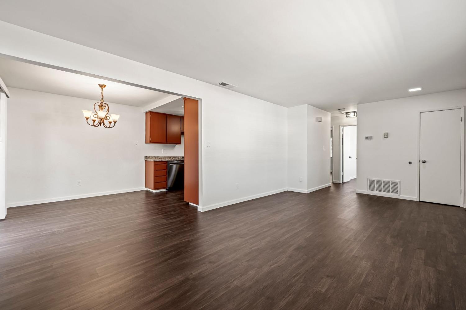 5736 Shadow Creek Drive 1