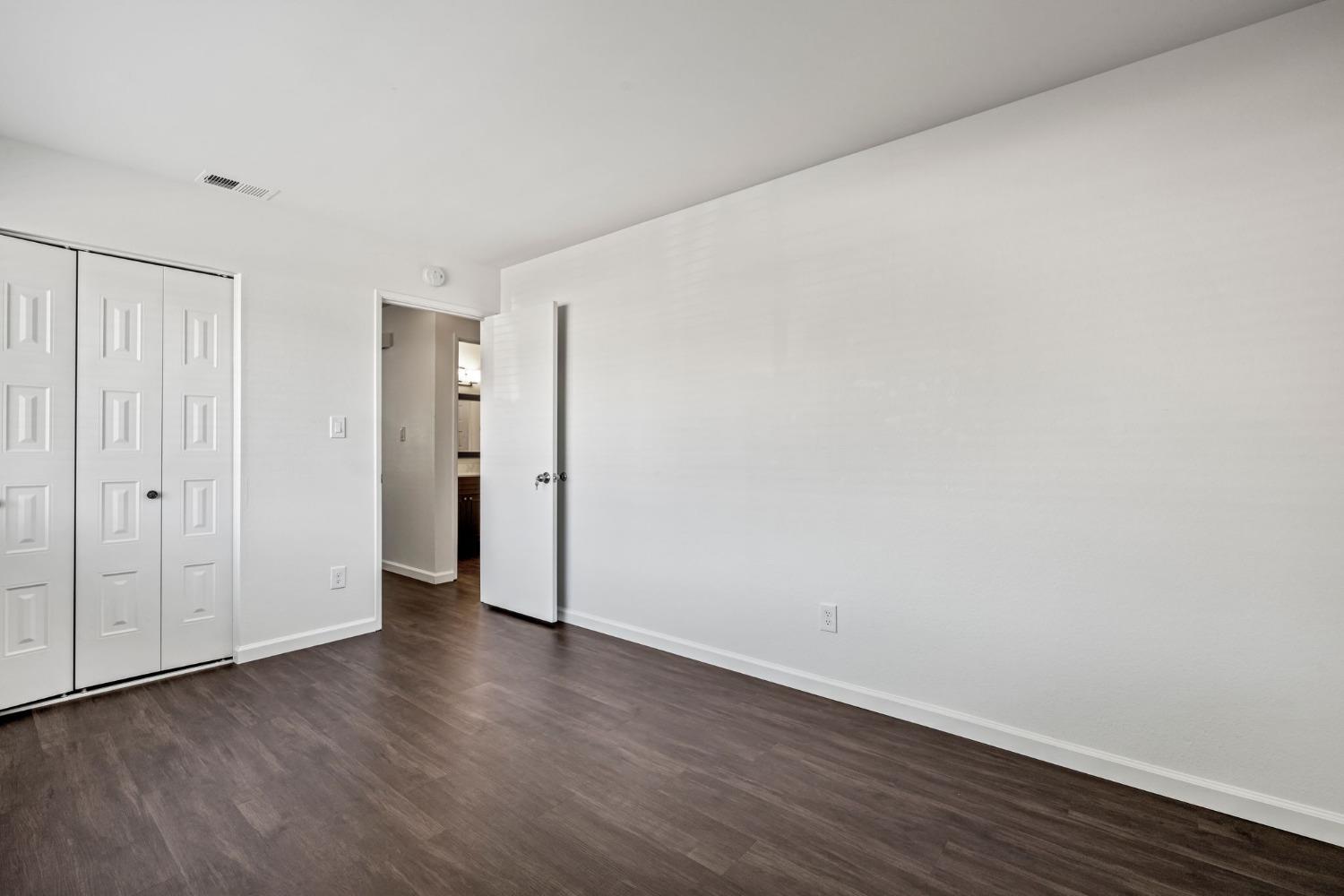 5736 Shadow Creek Drive 1